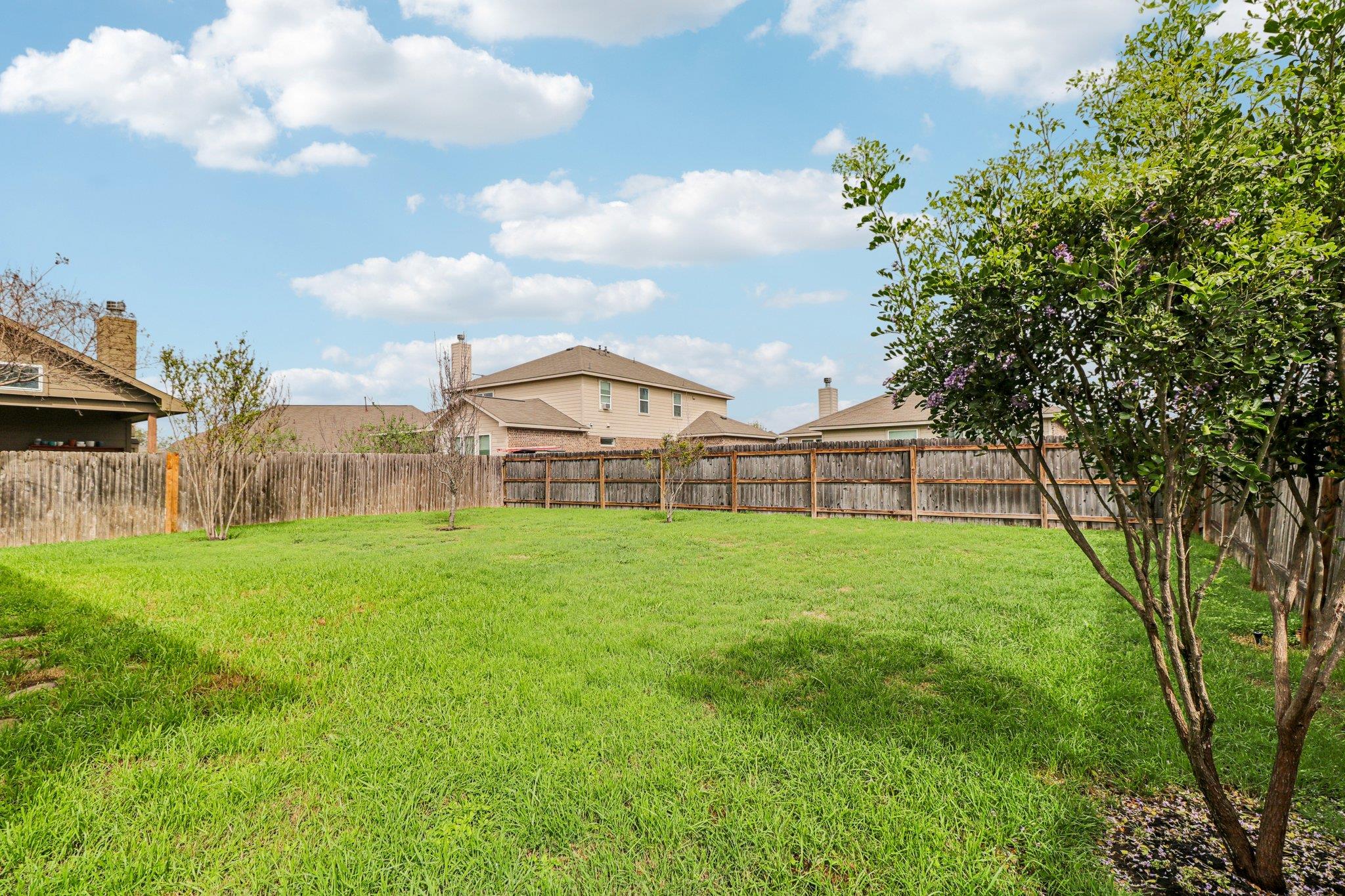 109 Mollie Dr, Hutto, TX 78634