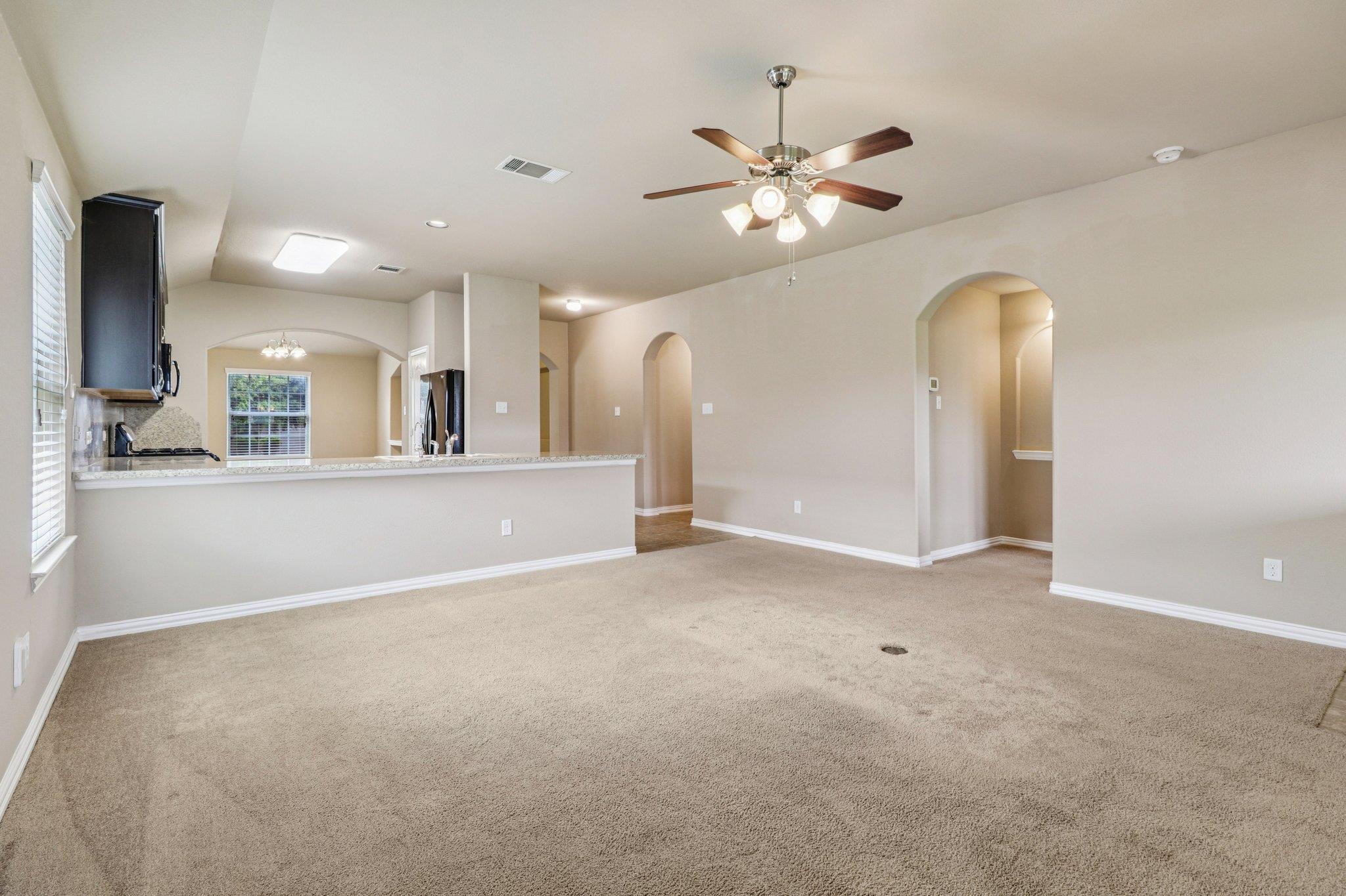 109 Mollie Dr, Hutto, TX 78634