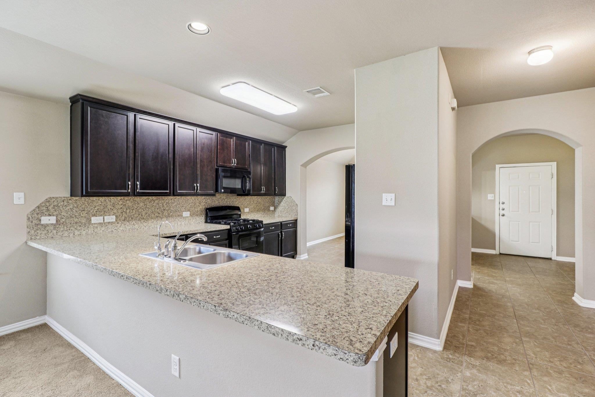 109 Mollie Dr, Hutto, TX 78634