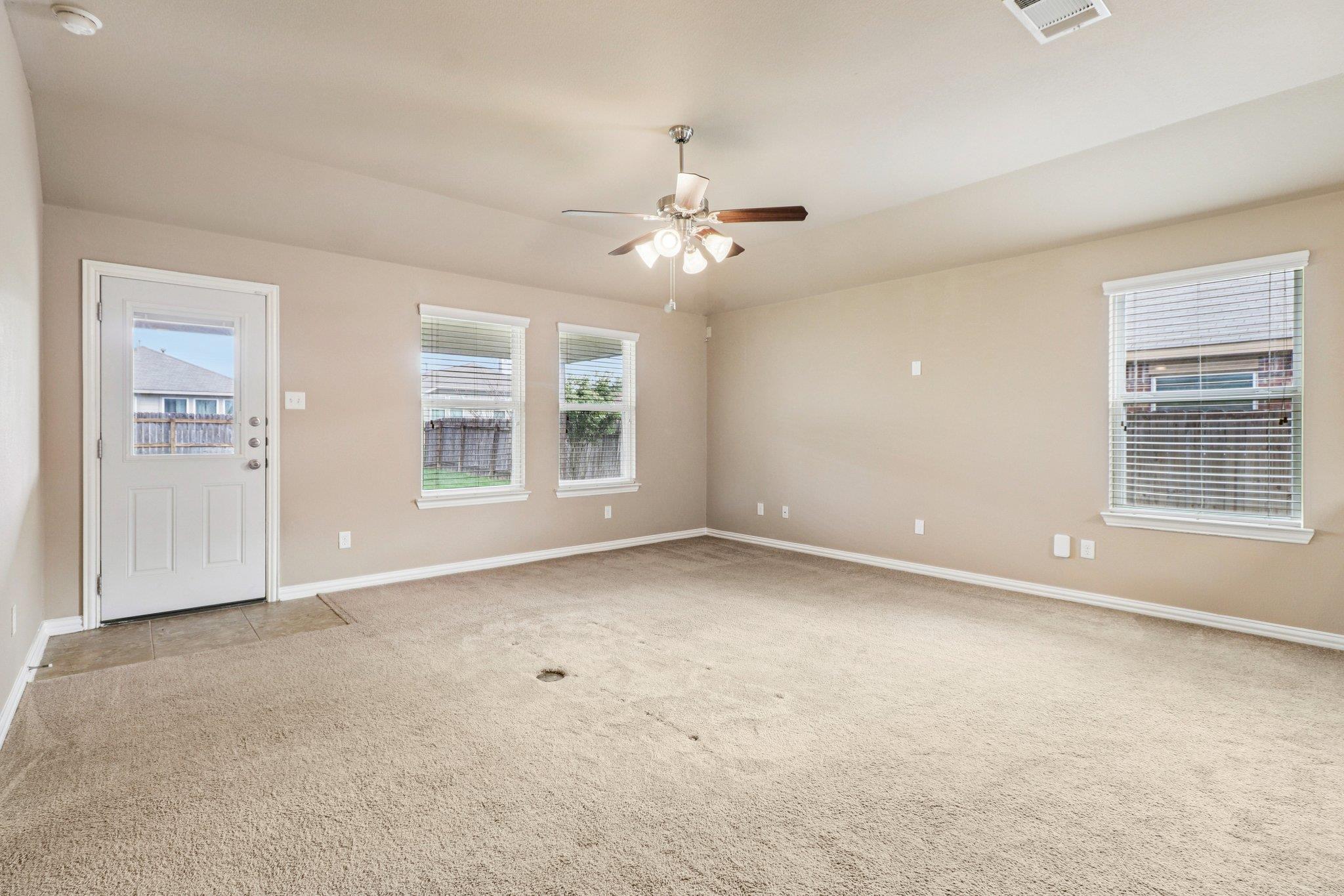 109 Mollie Dr, Hutto, TX 78634