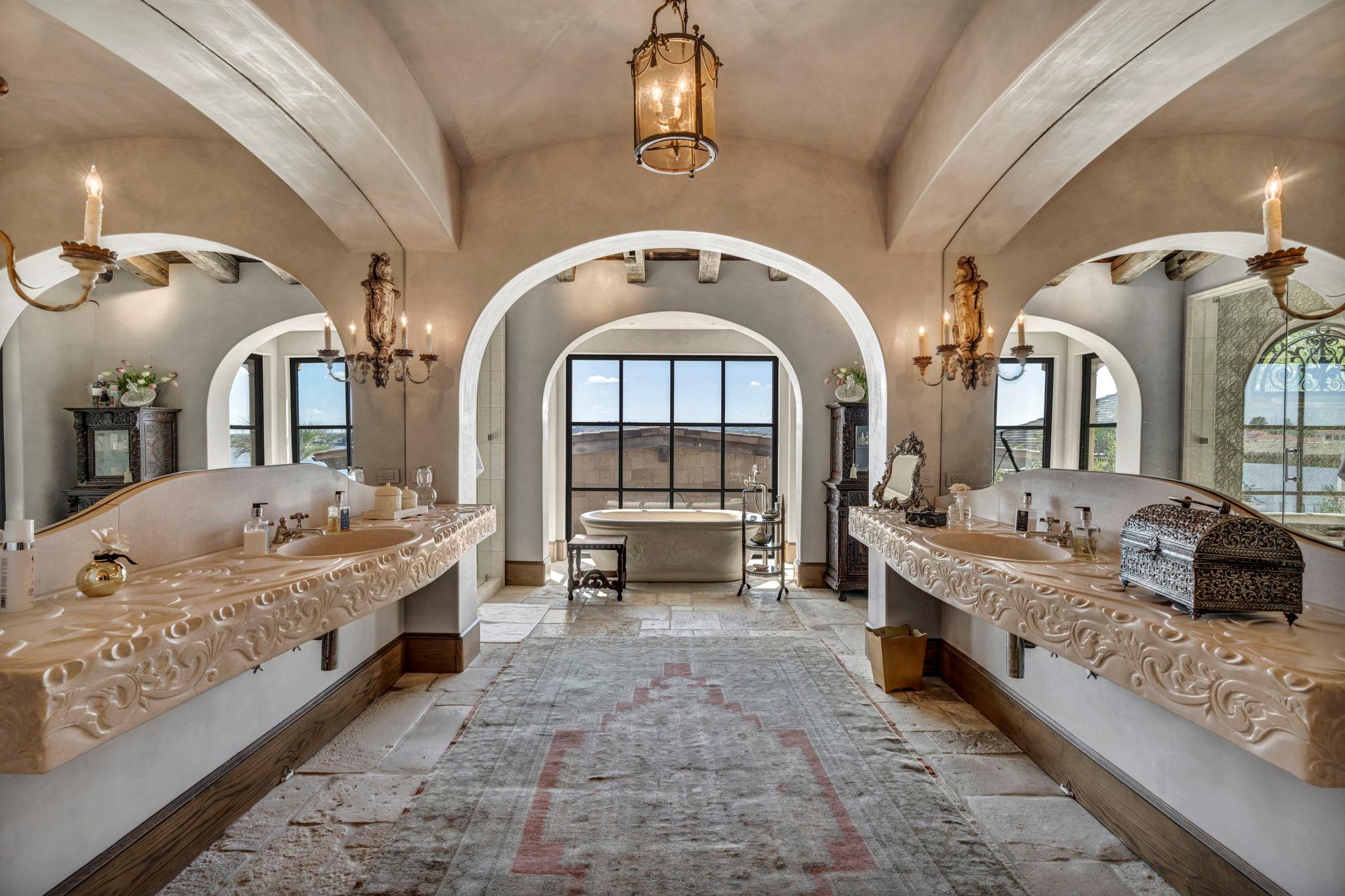 419 Lighthouse Dr, Horseshoe Bay, TX 78657