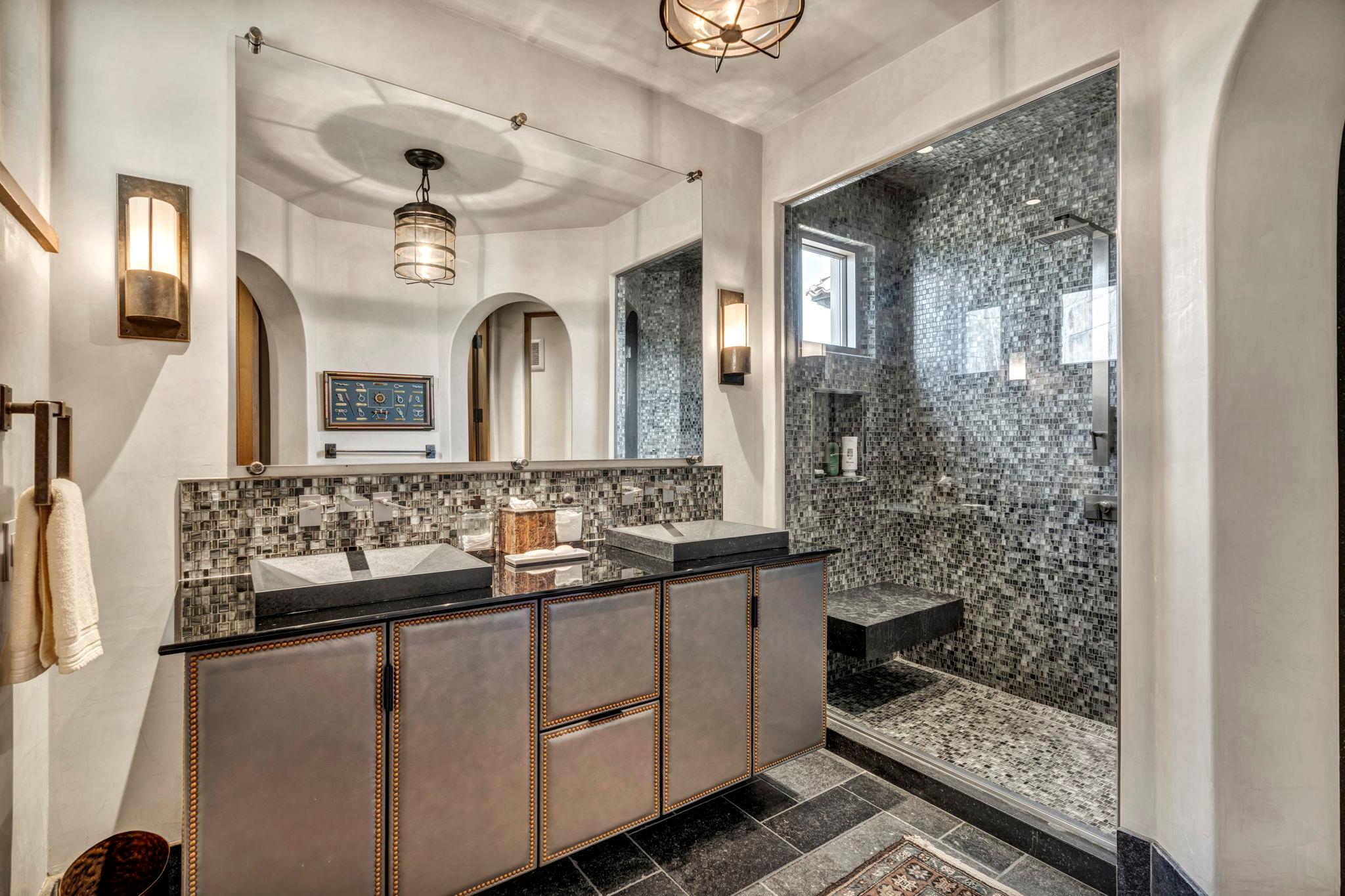 419 Lighthouse Dr, Horseshoe Bay, TX 78657