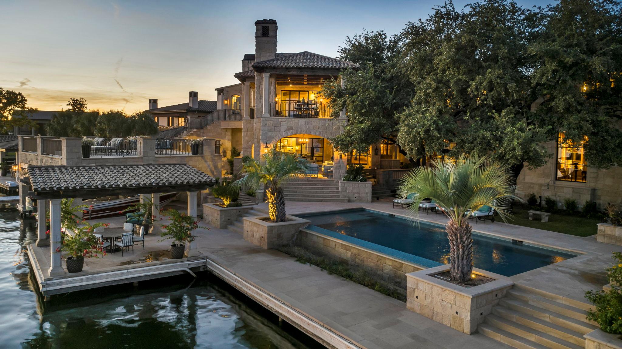 419 Lighthouse Dr, Horseshoe Bay, TX 78657