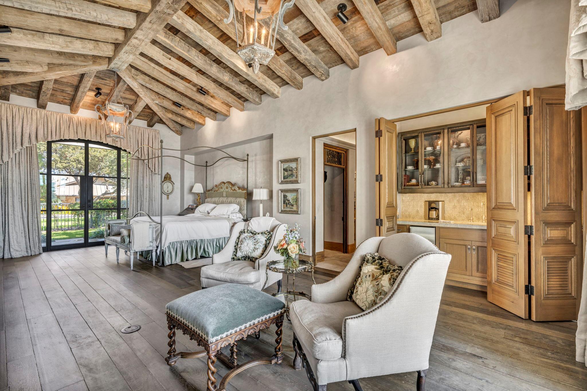 419 Lighthouse Dr, Horseshoe Bay, TX 78657