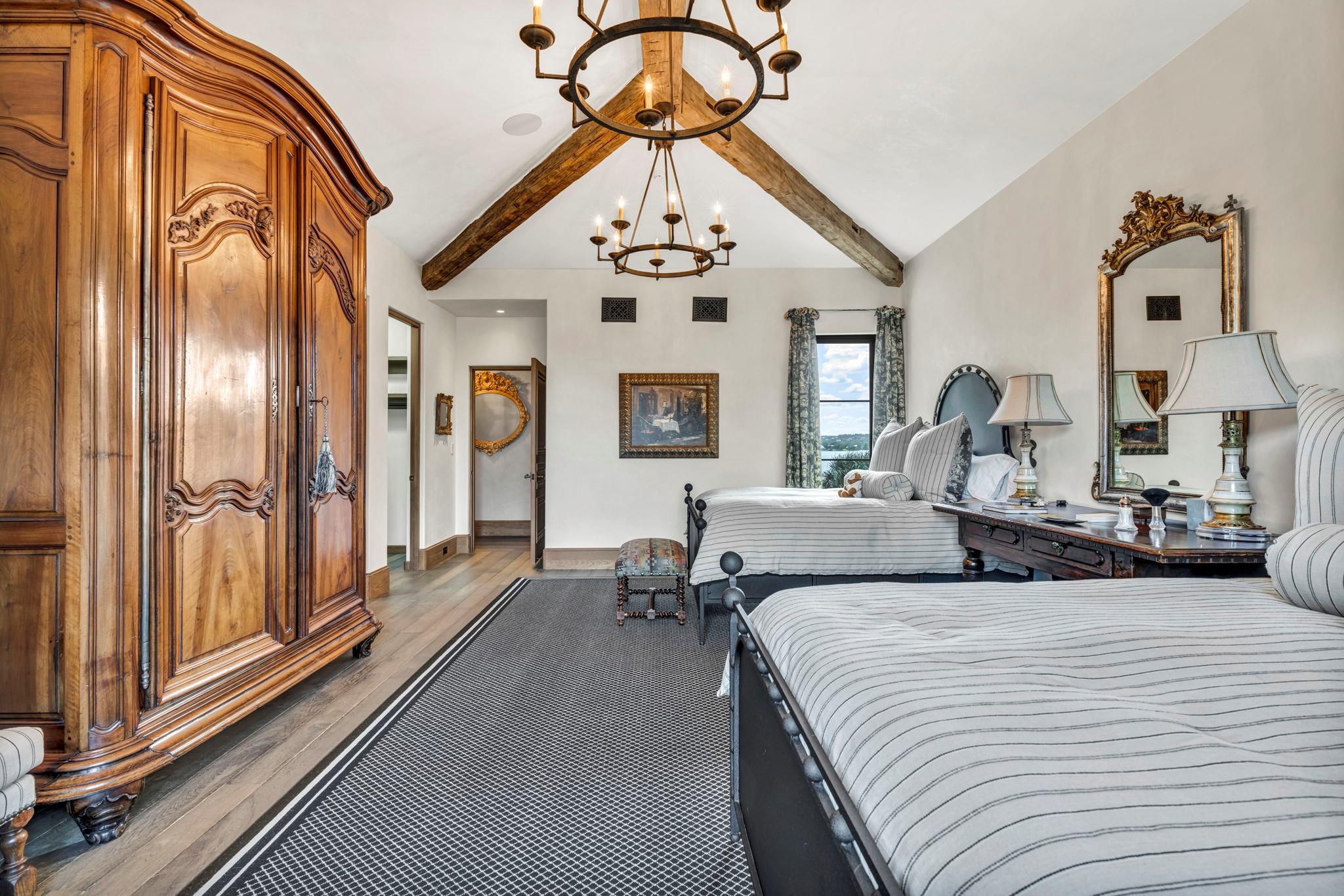 419 Lighthouse Dr, Horseshoe Bay, TX 78657