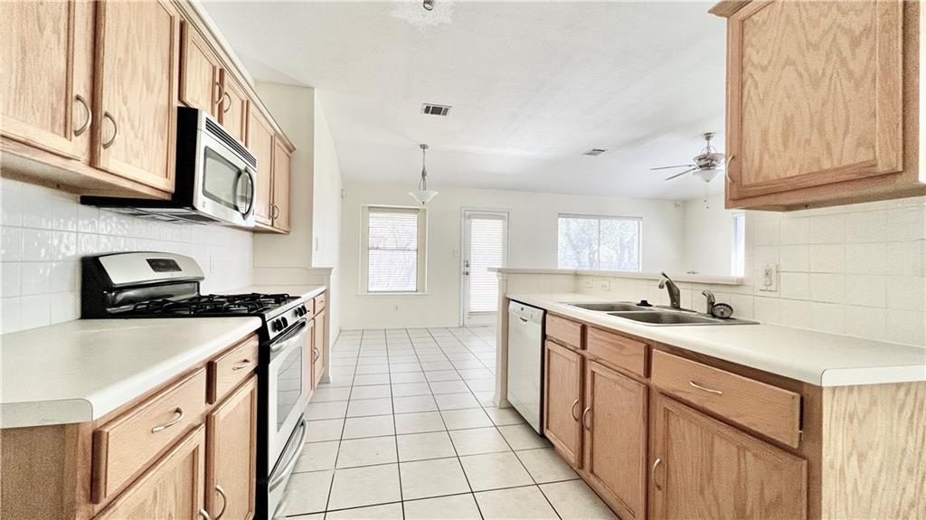 3553 Rock Shelf Ln, Round Rock, TX 78681