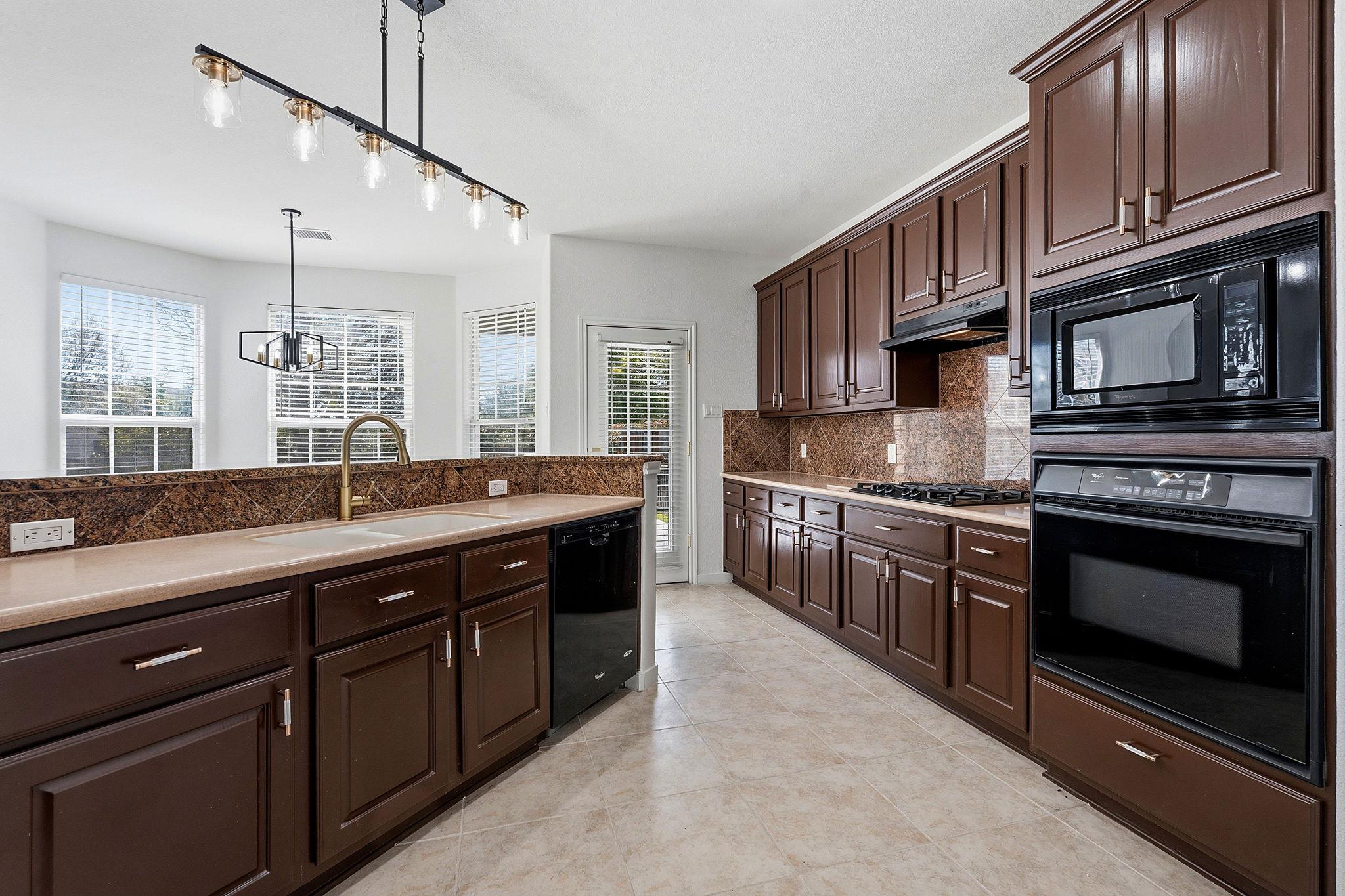 901 Ambrose Dr, Pflugerville, TX 78660