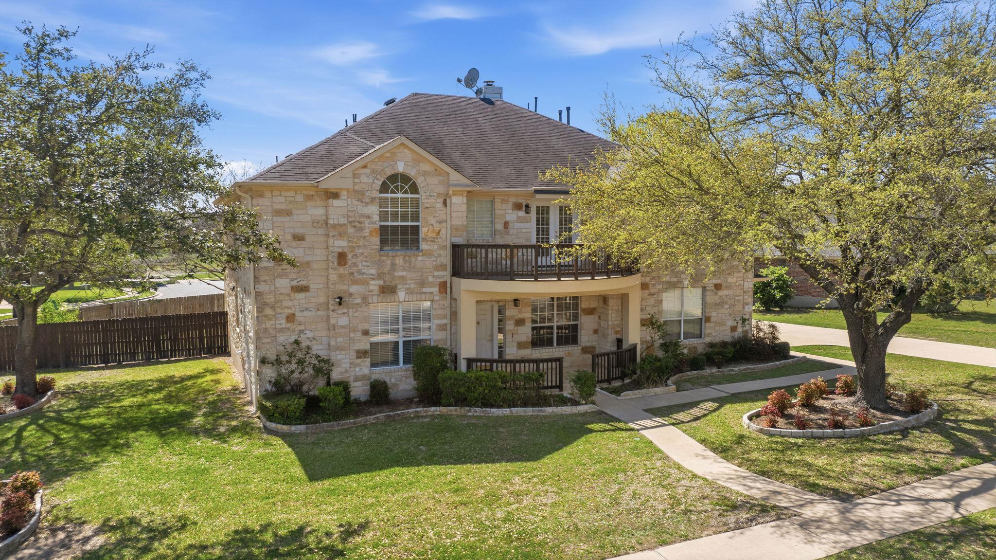 901 Ambrose Dr, Pflugerville, TX 78660