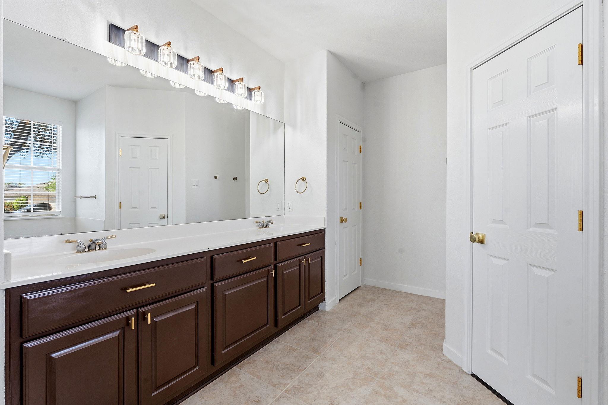 901 Ambrose Dr, Pflugerville, TX 78660