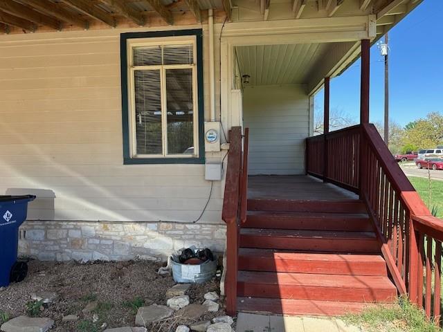 802 Magnolia Ln, Cottonwood Shores, TX 78657