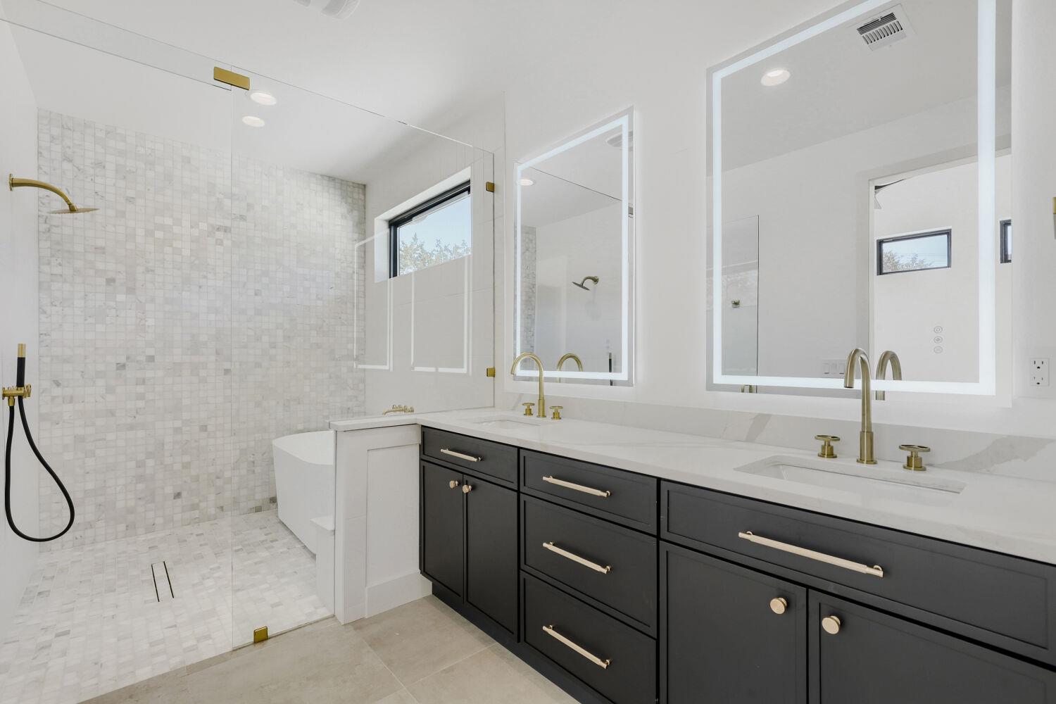 504 District Ln, Lago Vista, TX 78645
