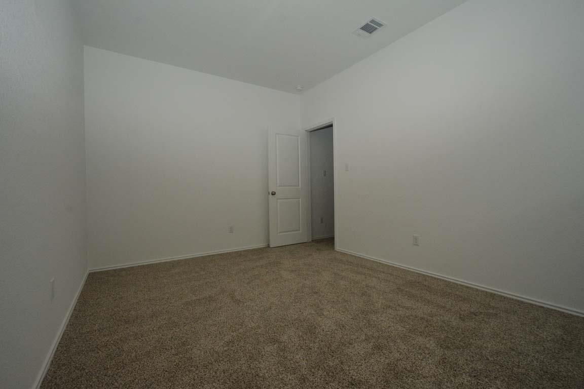 404 E Bass Dr, Bastrop, TX 78602