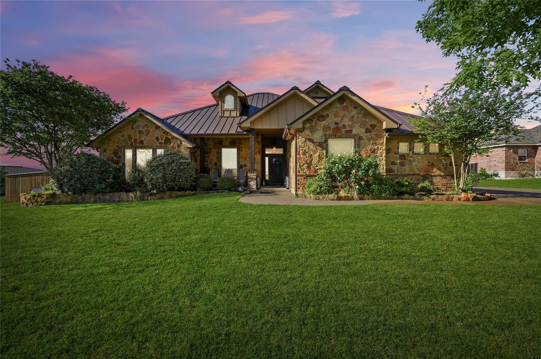 4467 W Amity Rd, Salado, TX 76571