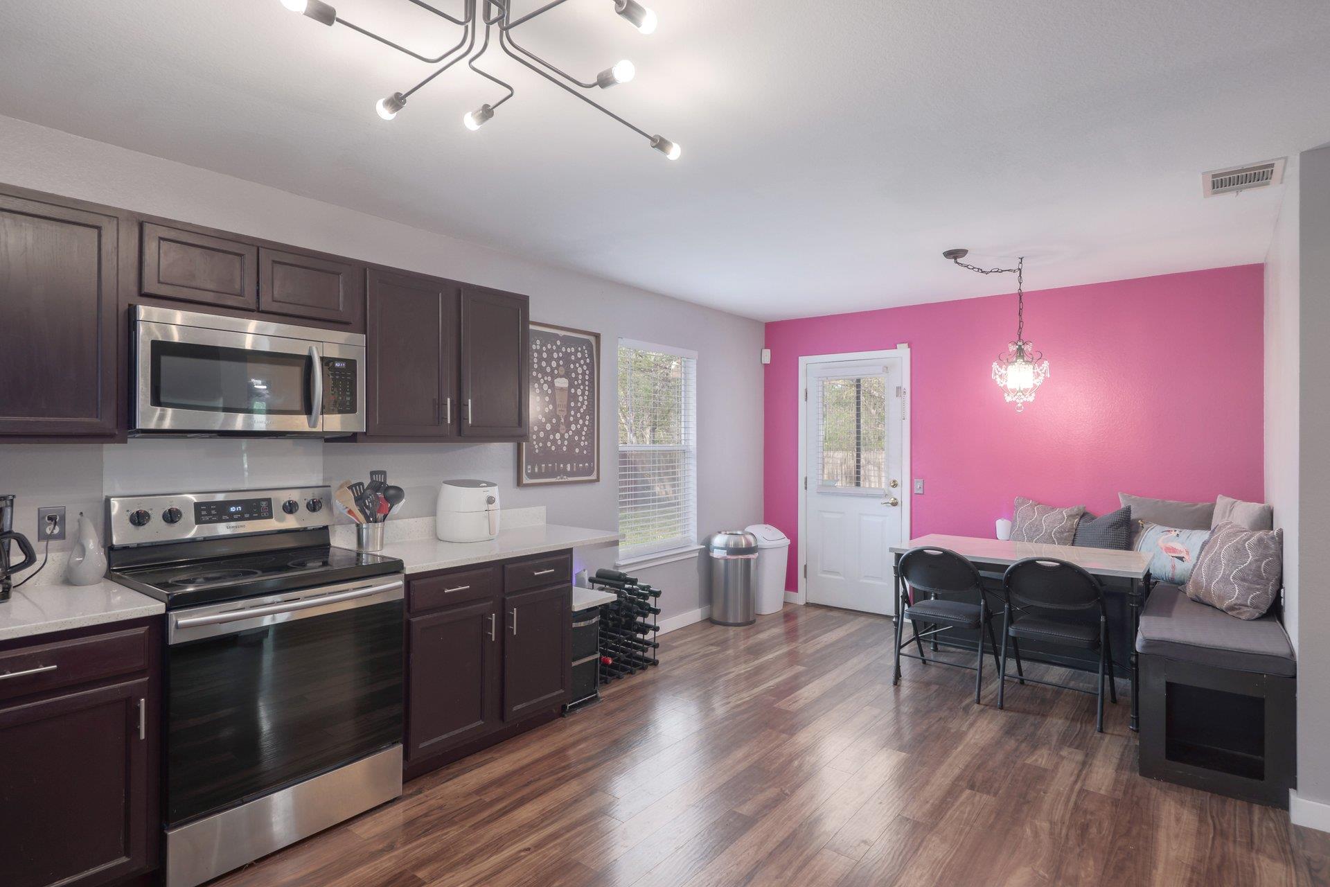 8804 Dittmar Oaks Dr, Austin, TX 78748