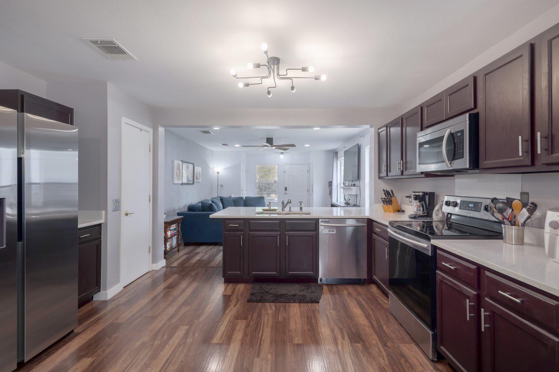 8804 Dittmar Oaks Dr, Austin, TX 78748