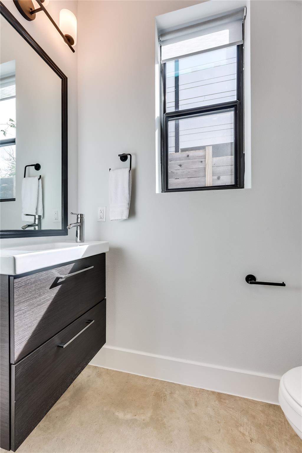 1208 Walnut Ave # 2, Austin, TX 78702