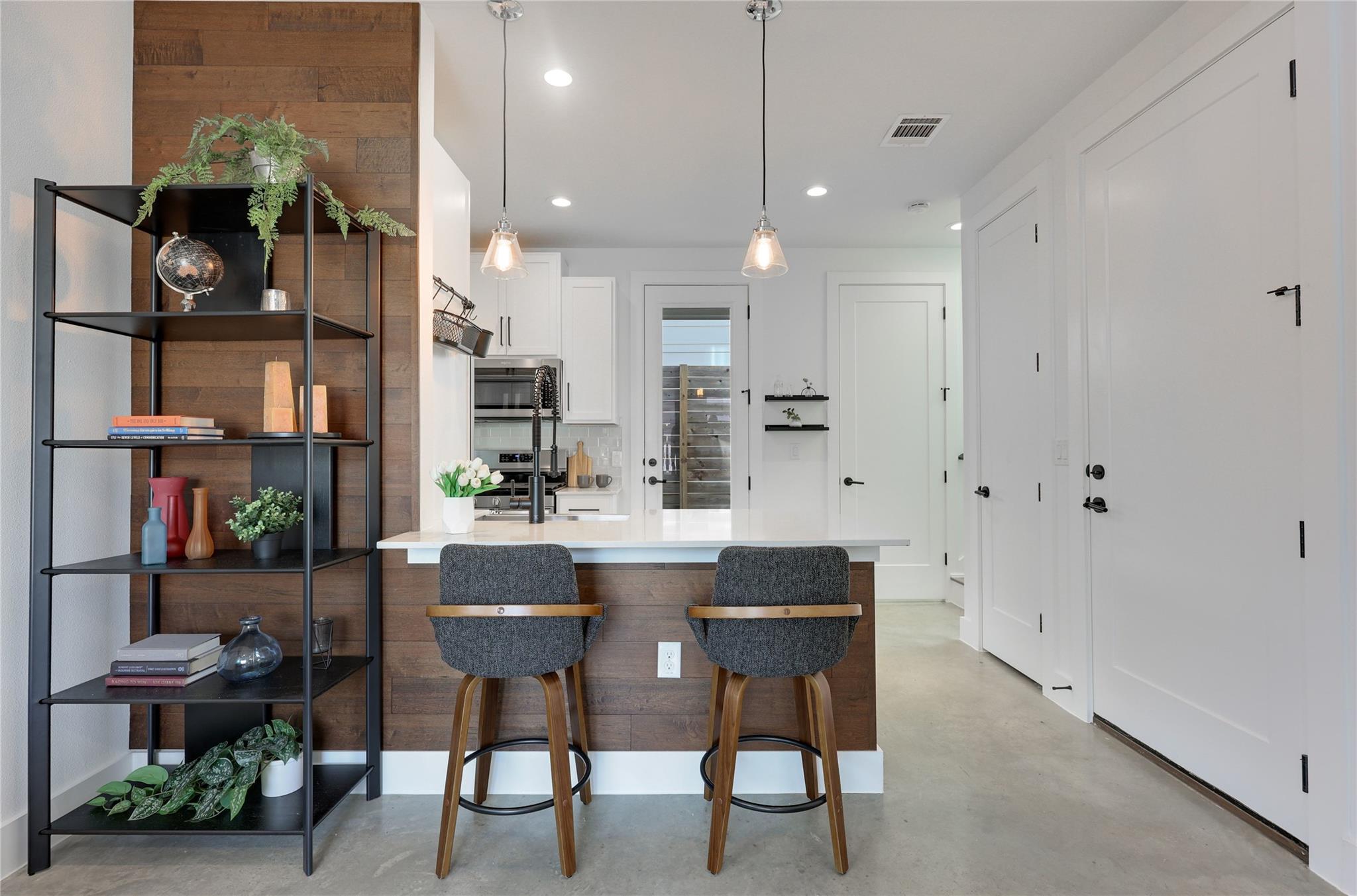 1208 Walnut Ave # 2, Austin, TX 78702