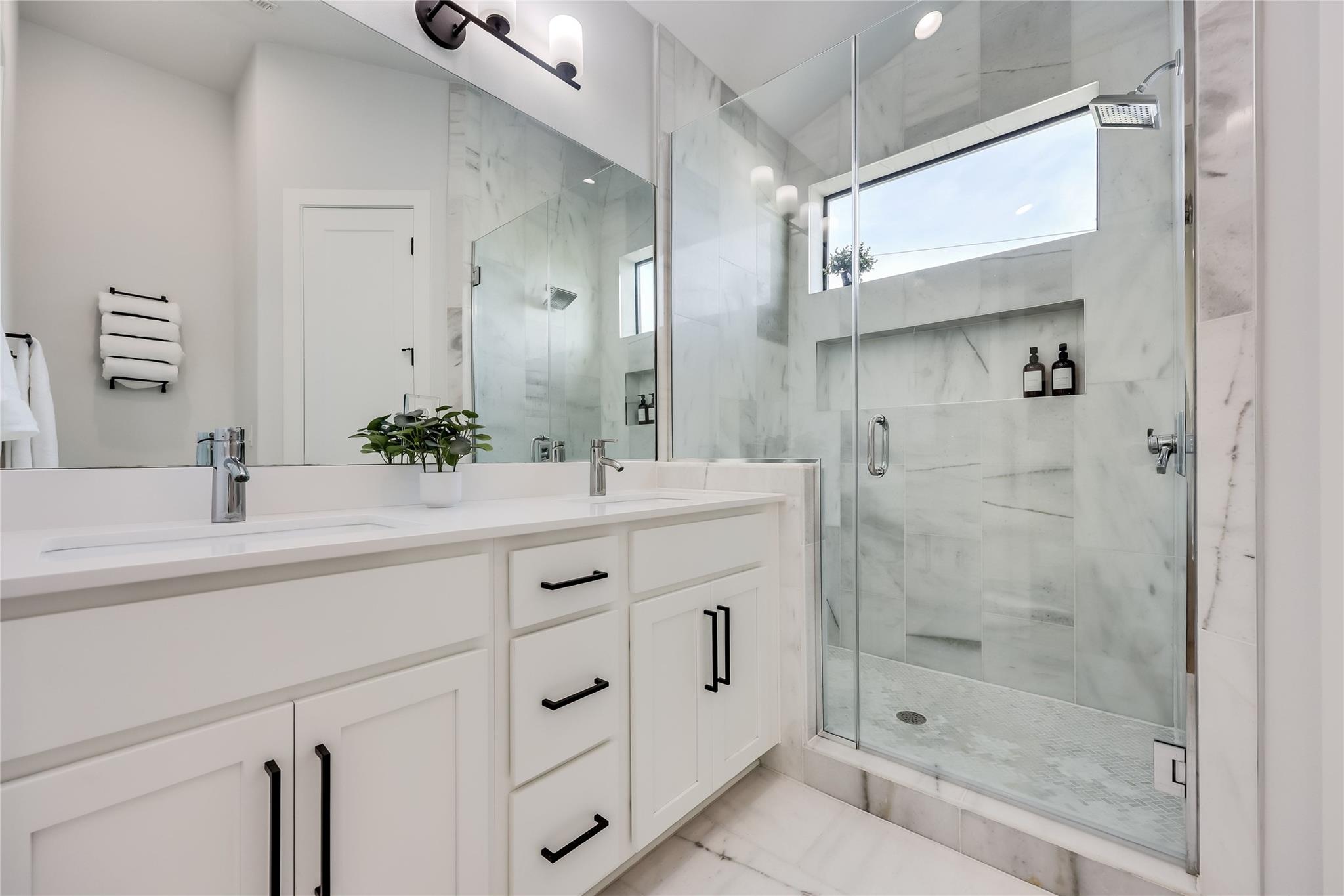 1208 Walnut Ave # 2, Austin, TX 78702