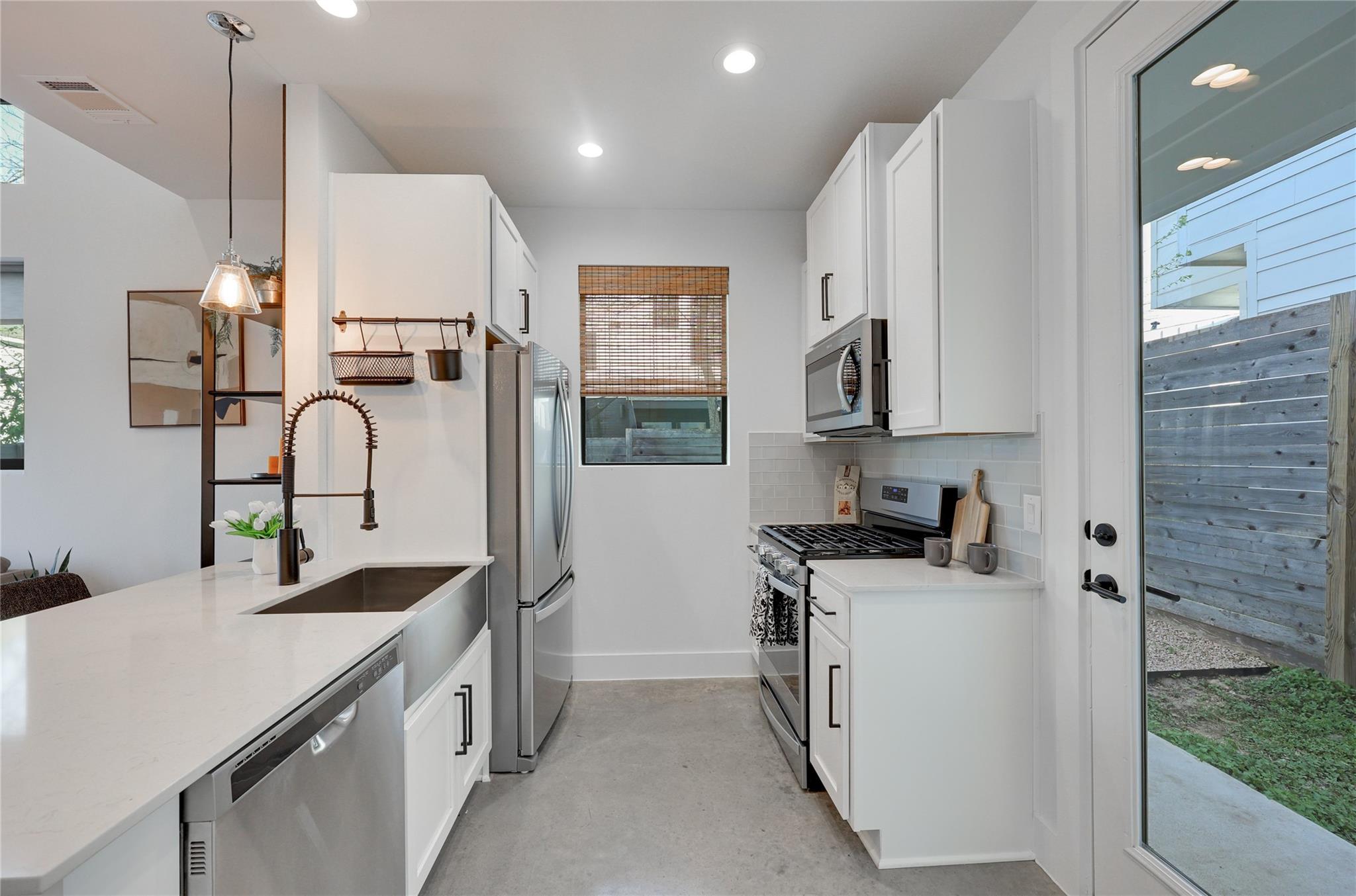 1208 Walnut Ave # 2, Austin, TX 78702