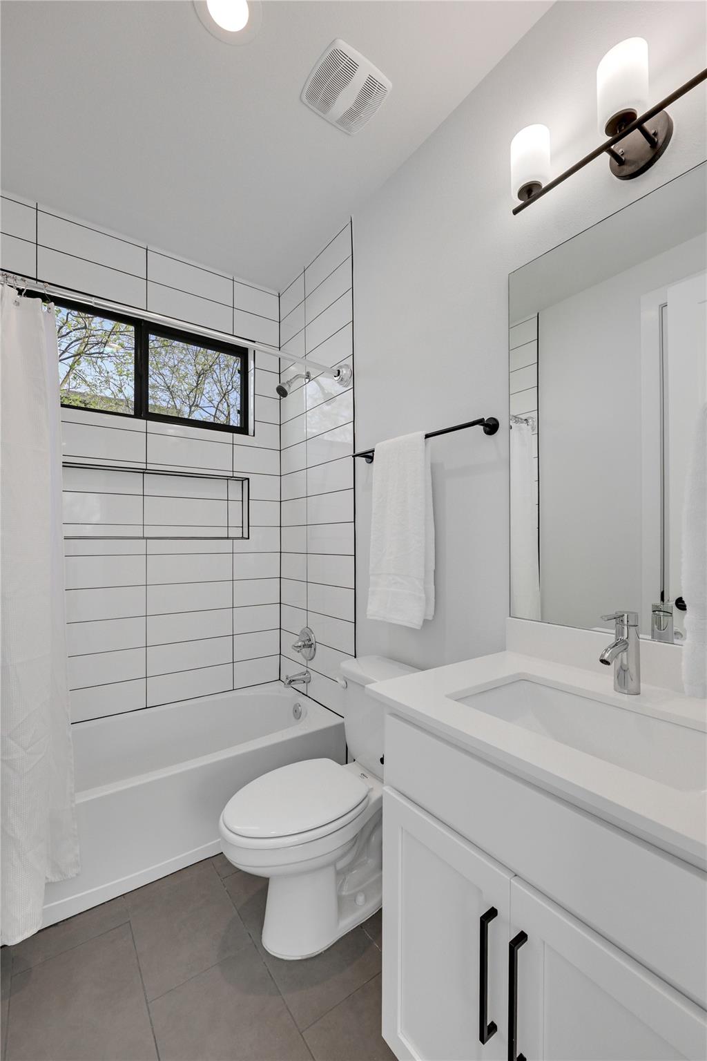 1208 Walnut Ave # 2, Austin, TX 78702