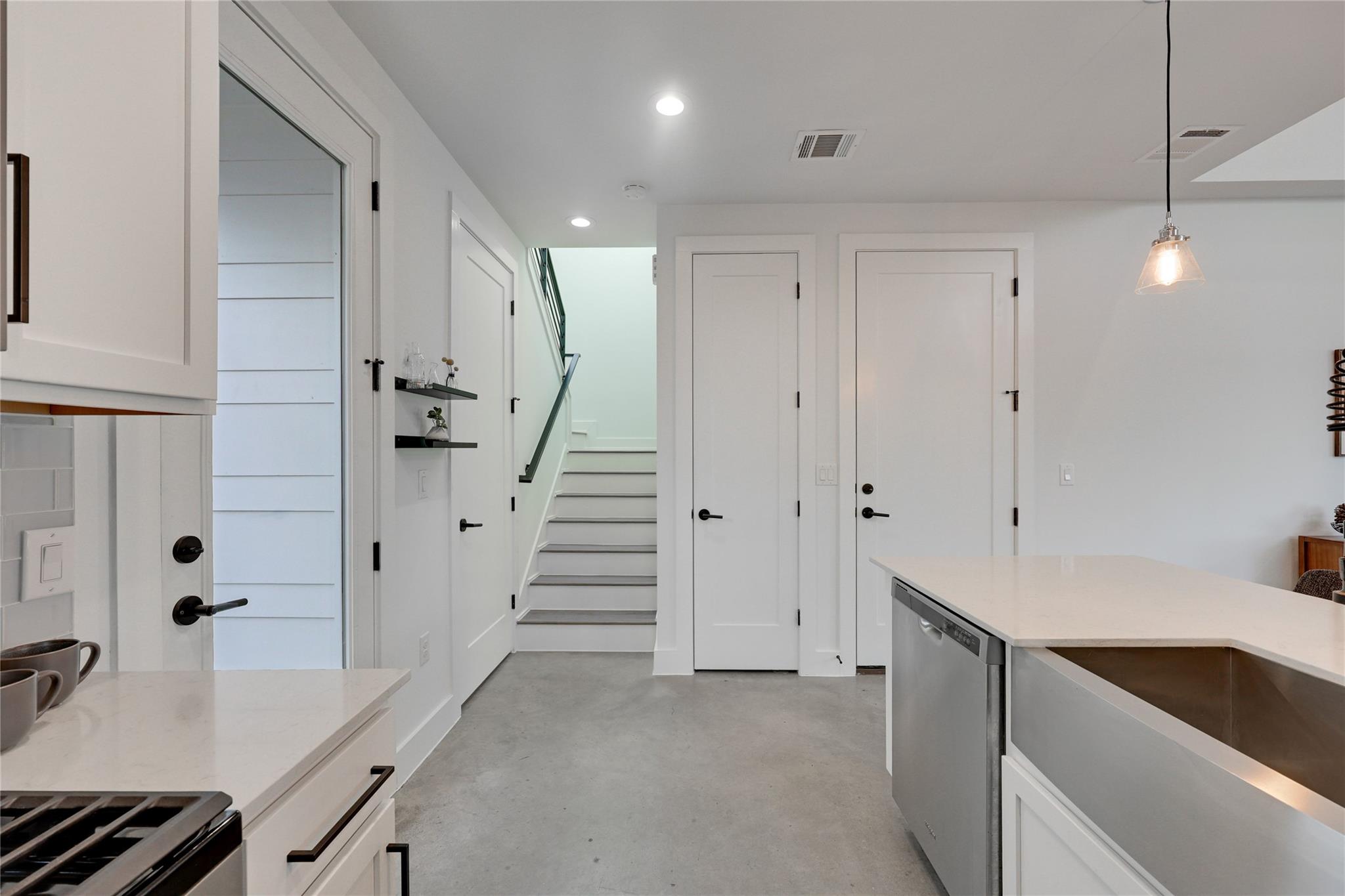 1208 Walnut Ave # 2, Austin, TX 78702