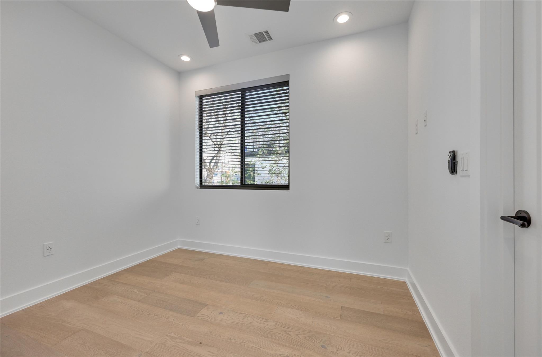 1208 Walnut Ave # 2, Austin, TX 78702