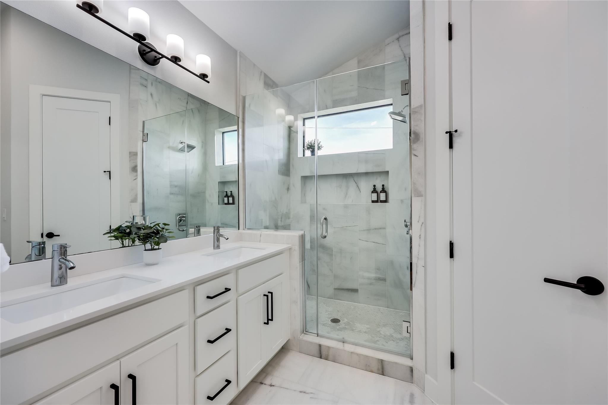 1208 Walnut Ave # 2, Austin, TX 78702