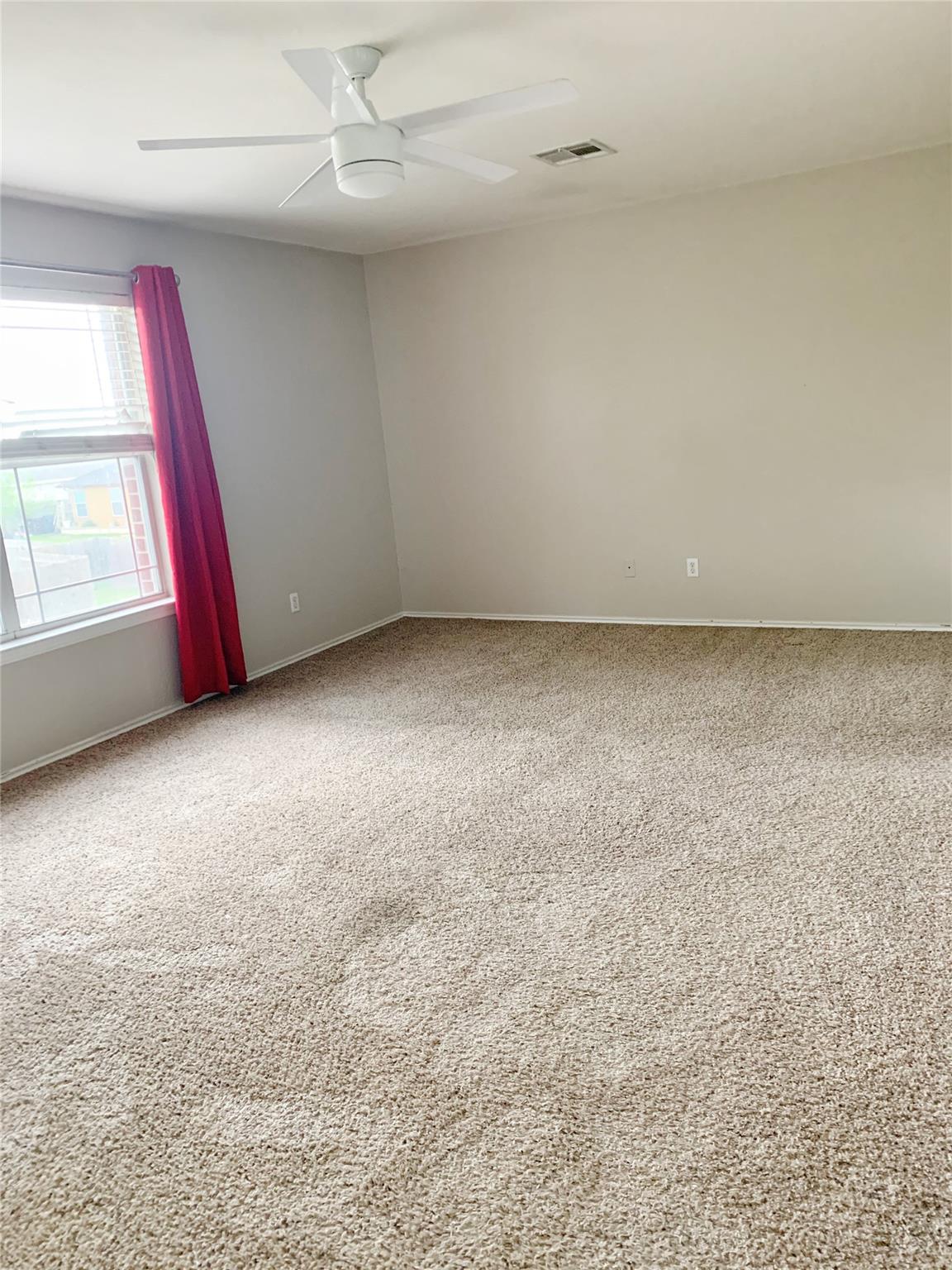 719 Decker Dr, Hutto, TX 78634