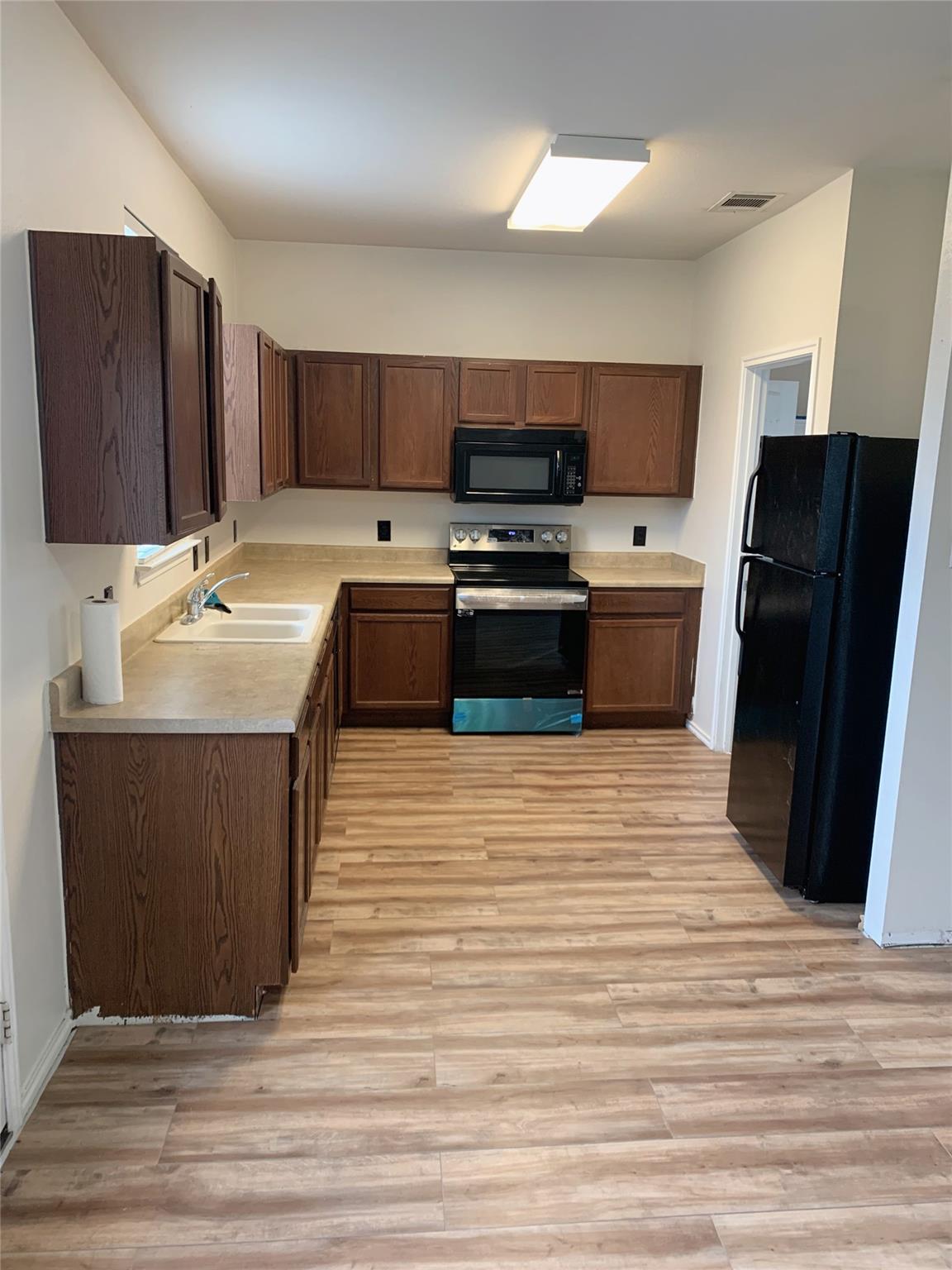 719 Decker Dr, Hutto, TX 78634