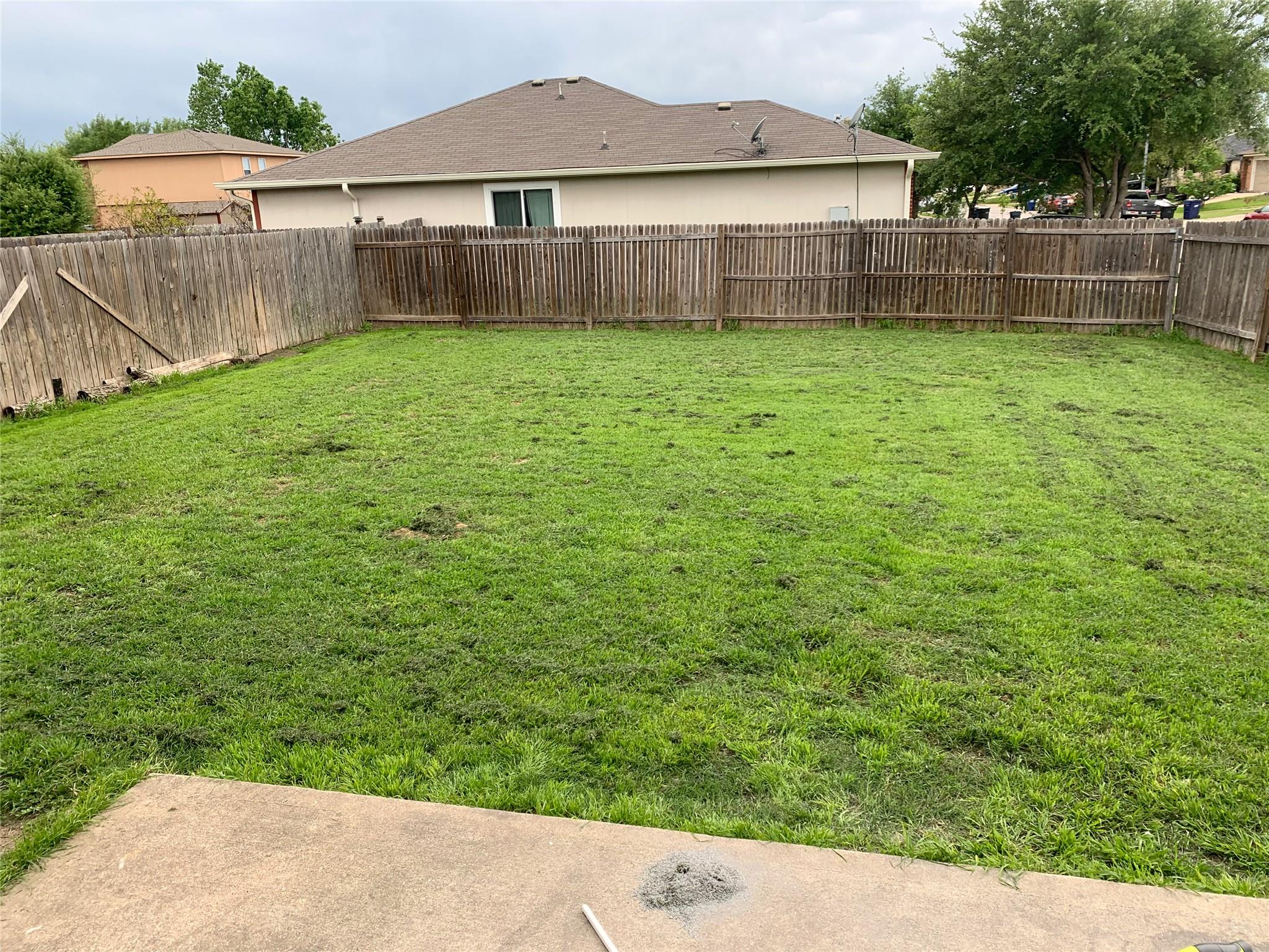 719 Decker Dr, Hutto, TX 78634