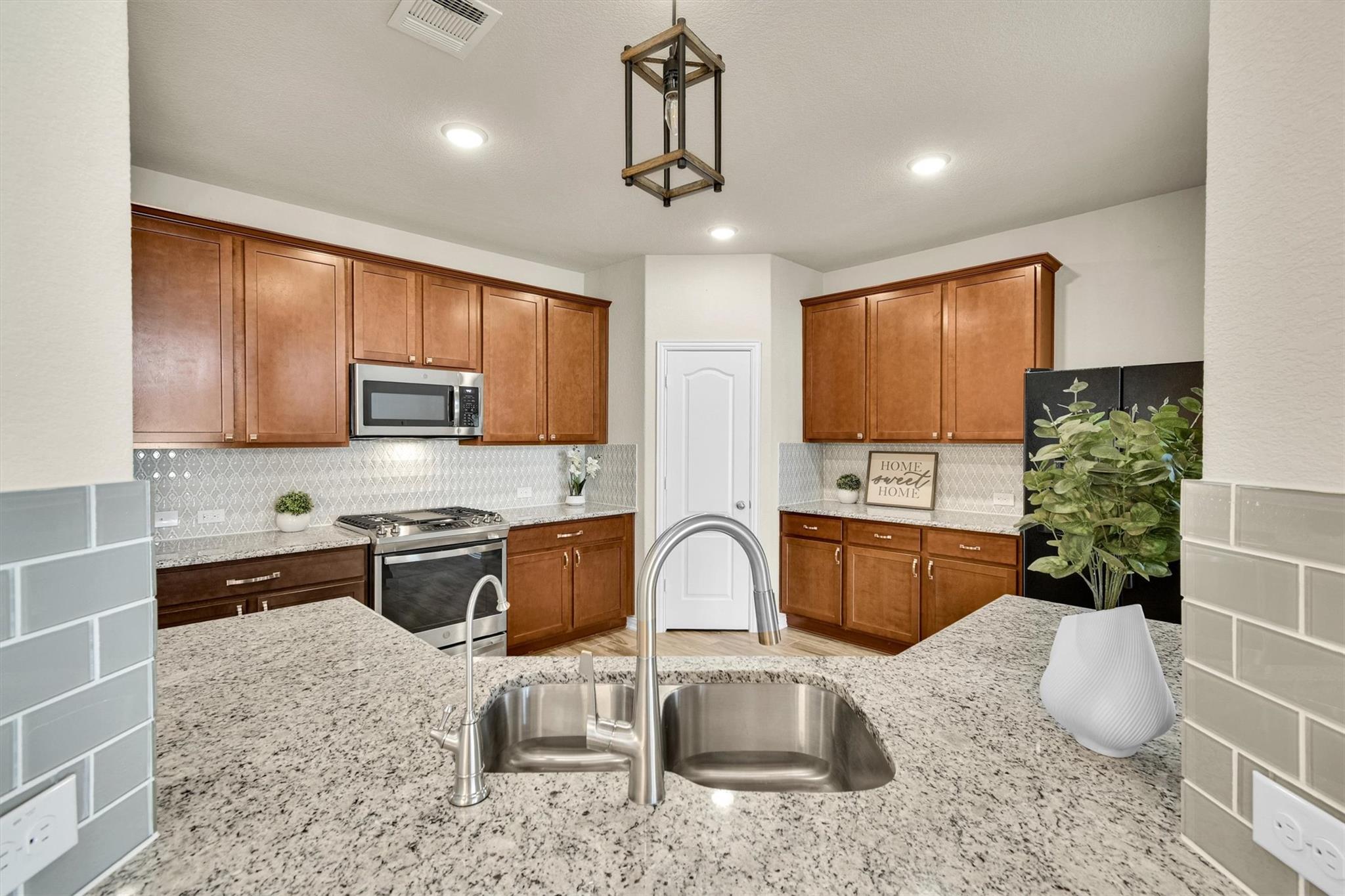 101 Double Mountain Rd, Liberty Hill, TX 78642