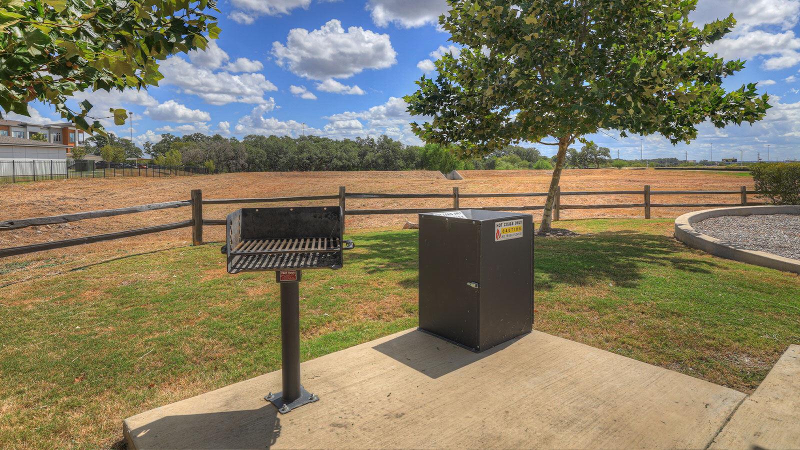 261 YELLOWSTONE Dr, Kyle, TX 78640