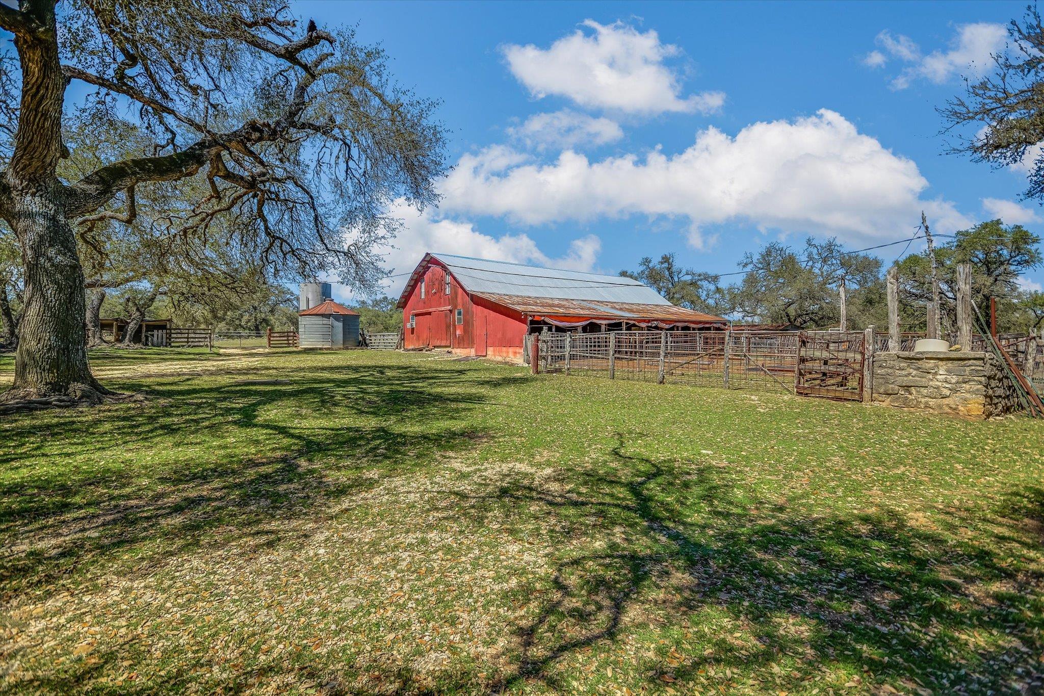 5421 PURGATORY Rd, San Marcos, TX 78666