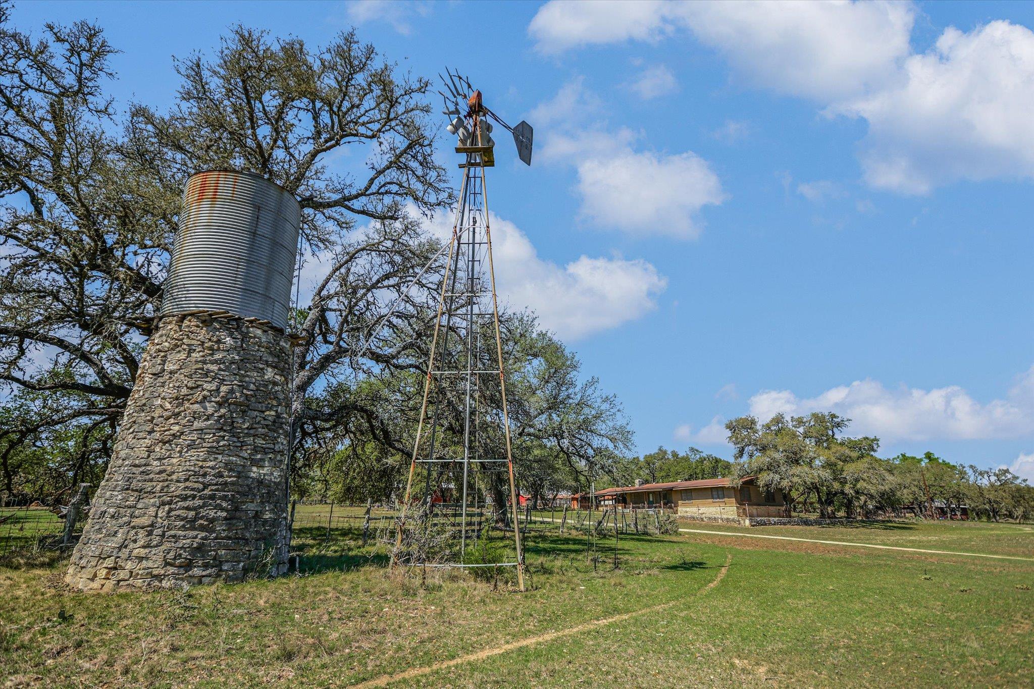 5421 PURGATORY Rd, San Marcos, TX 78666