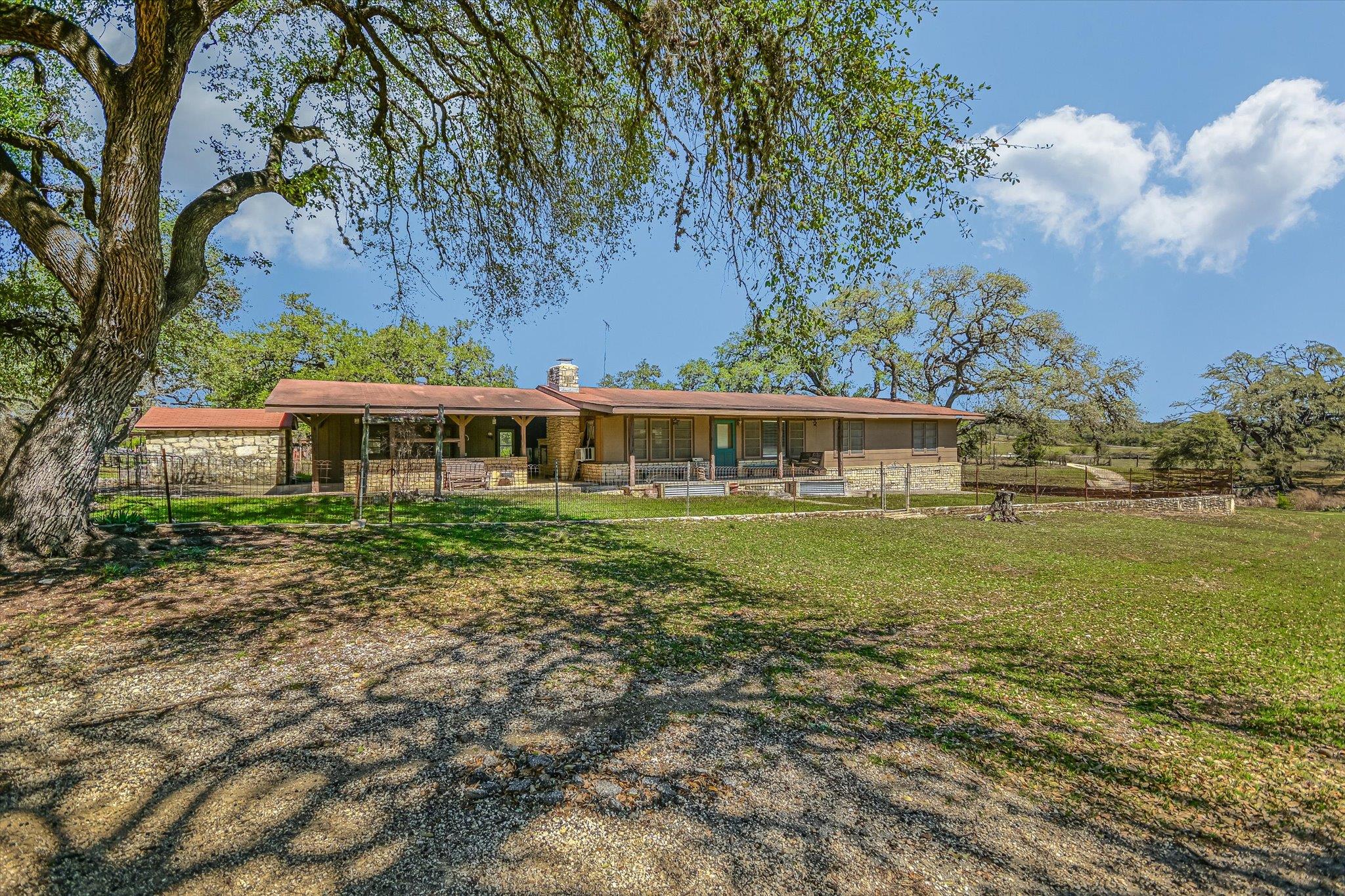 5421 PURGATORY Rd, San Marcos, TX 78666