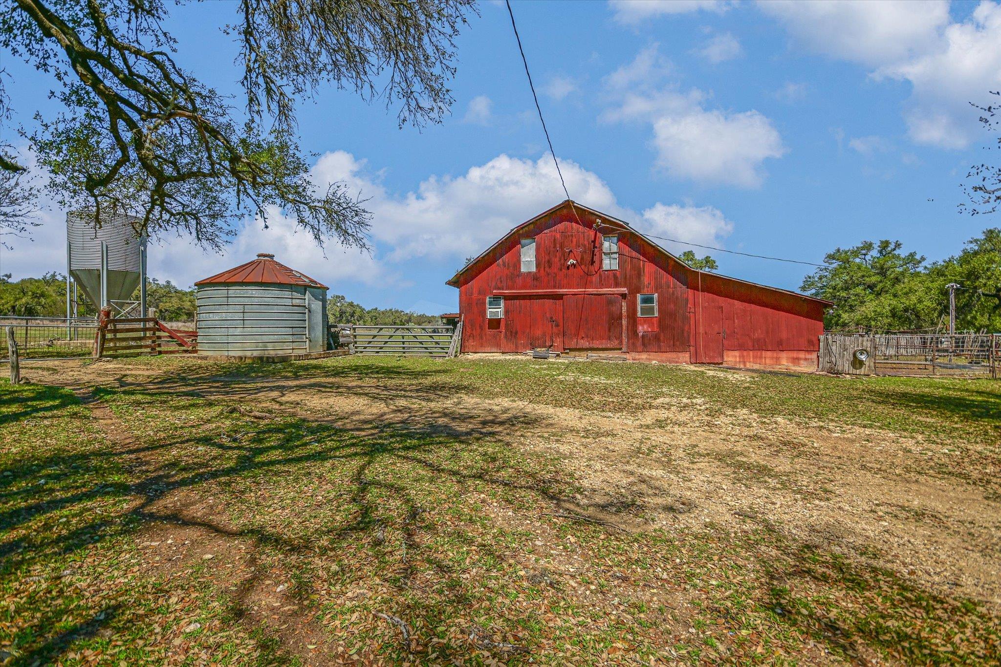 5421 PURGATORY Rd, San Marcos, TX 78666