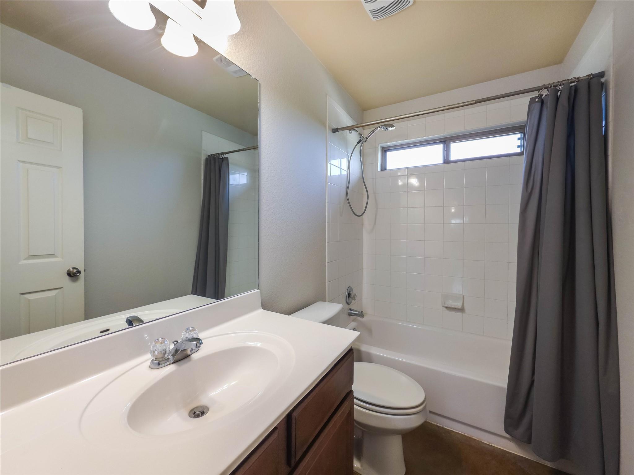 120 Lost Oaks Ct, Liberty Hill, TX 78642