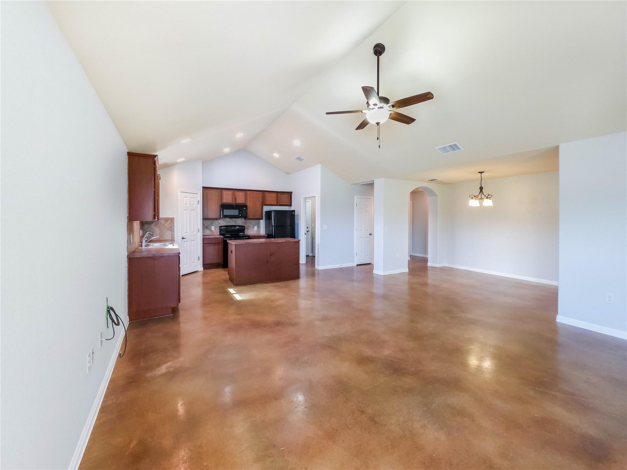 120 Lost Oaks Ct, Liberty Hill, TX 78642