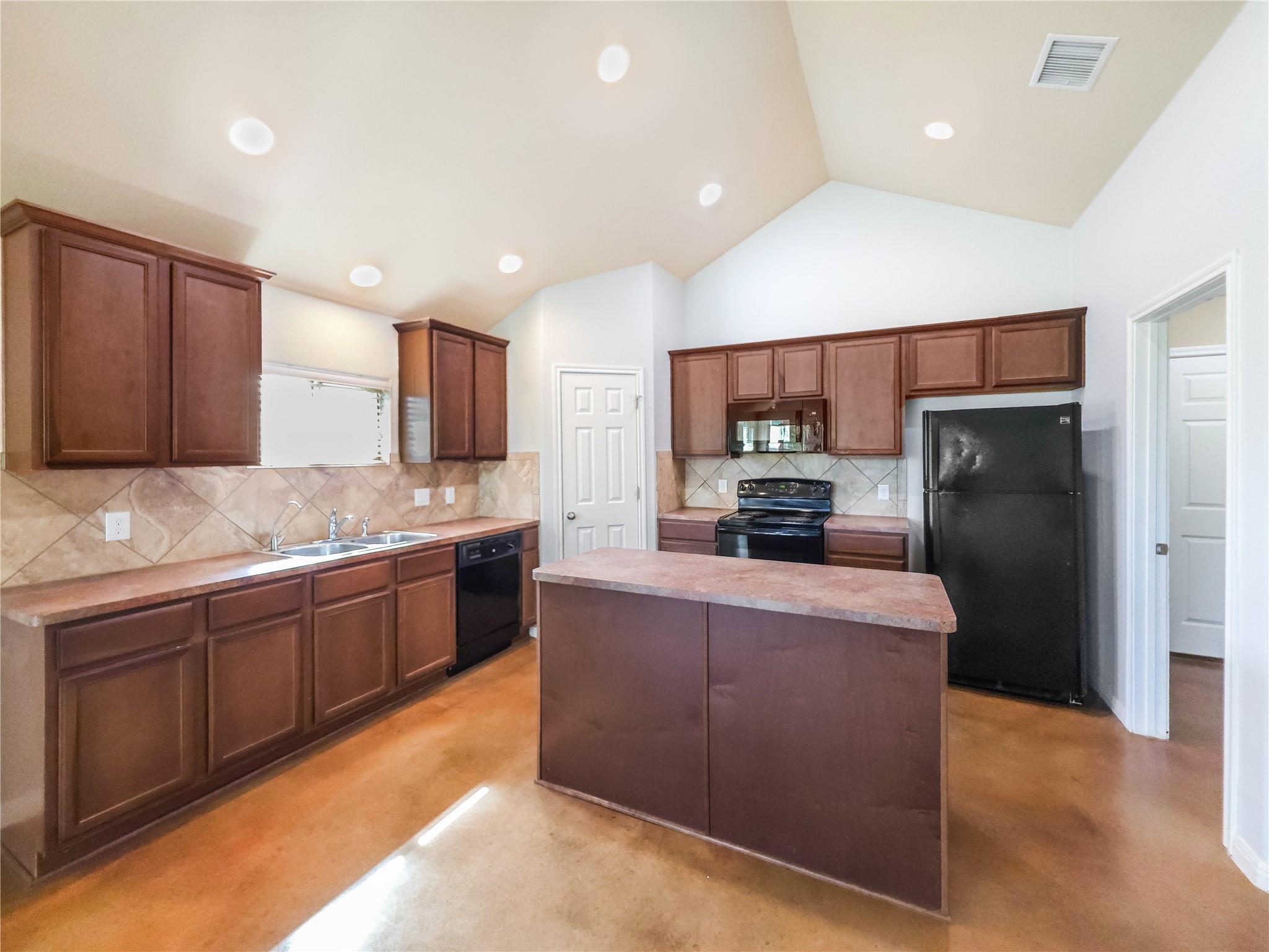 120 Lost Oaks Ct, Liberty Hill, TX 78642