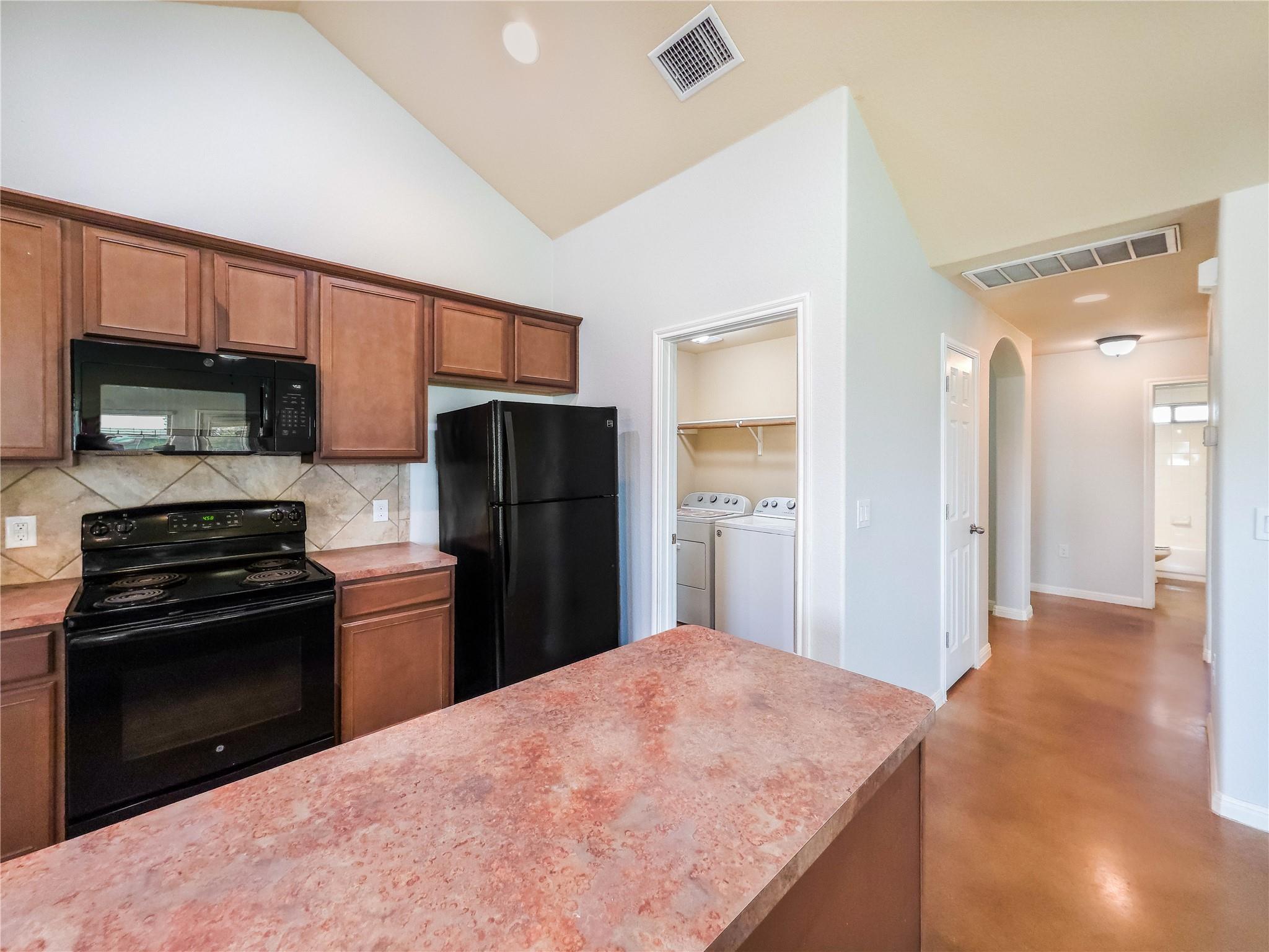 120 Lost Oaks Ct, Liberty Hill, TX 78642