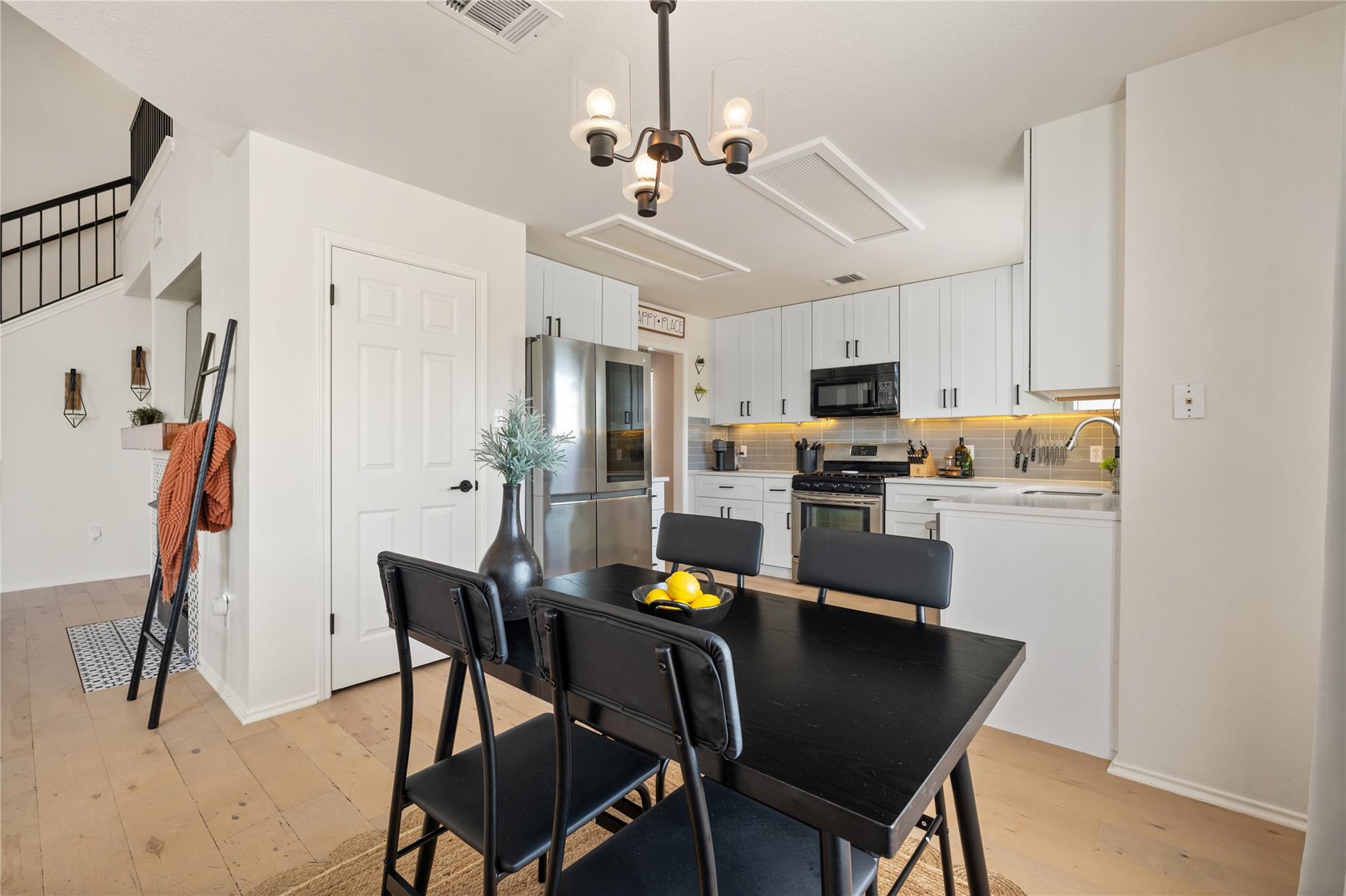 9257 Vigen Cir, Austin, TX 78748