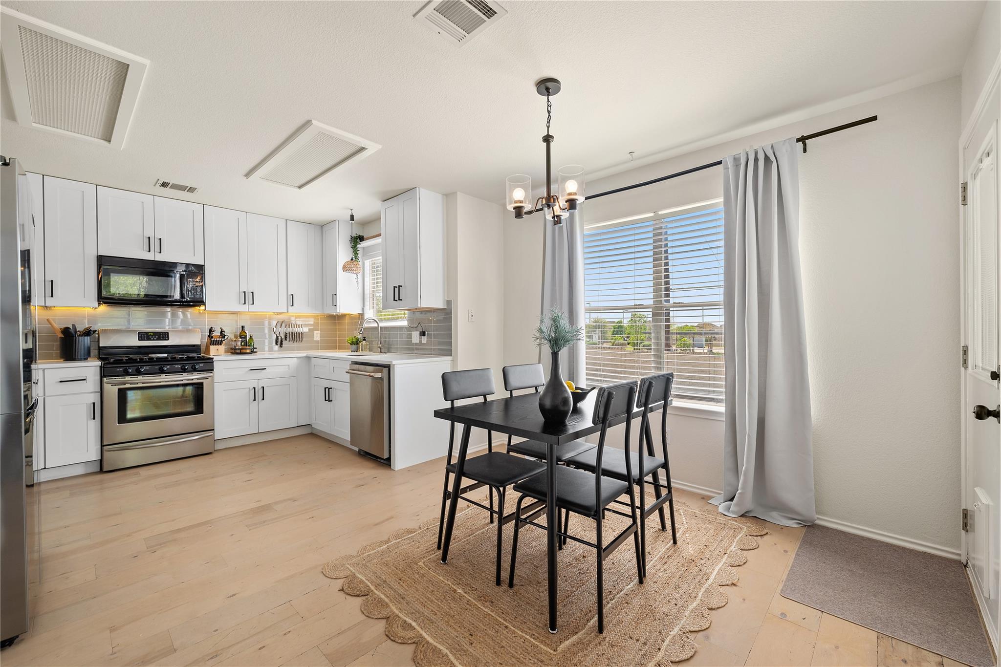 9257 Vigen Cir, Austin, TX 78748