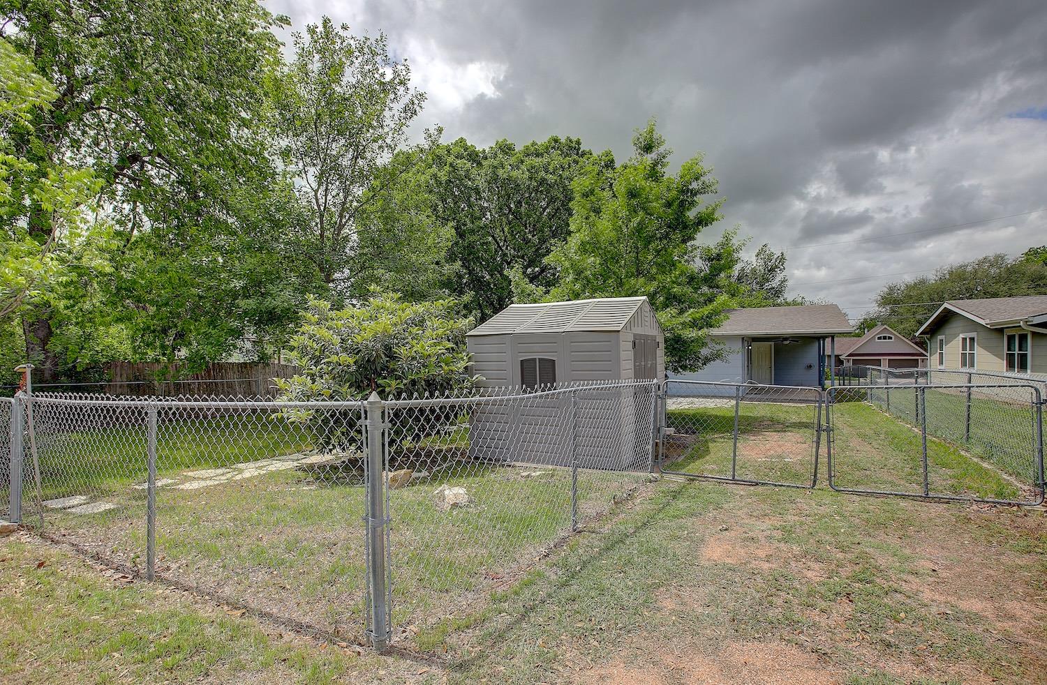 1307 Vine St, Georgetown, TX 78626