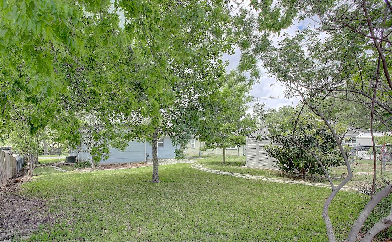 1307 Vine St, Georgetown, TX 78626