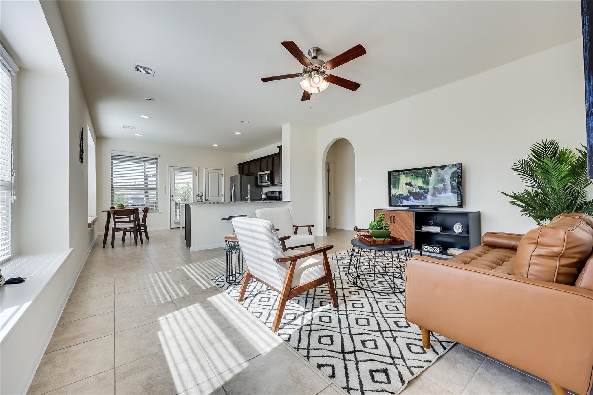 425 Canadian Springs Dr, Leander, TX 78641