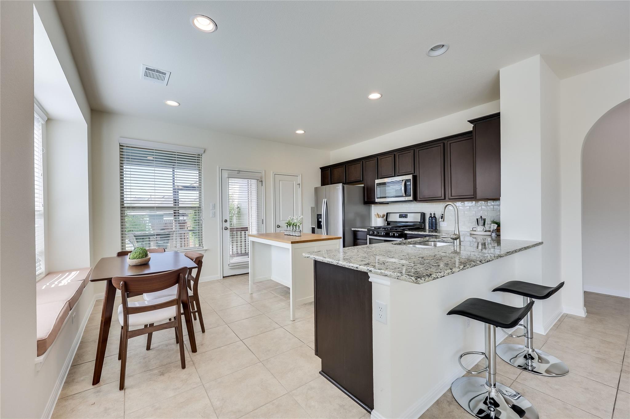 425 Canadian Springs Dr, Leander, TX 78641