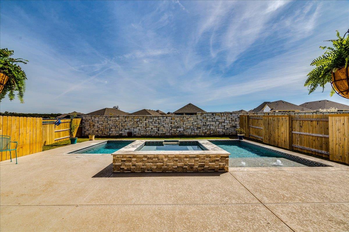 186 Prickly Poppy Loop, Kyle, TX 78640