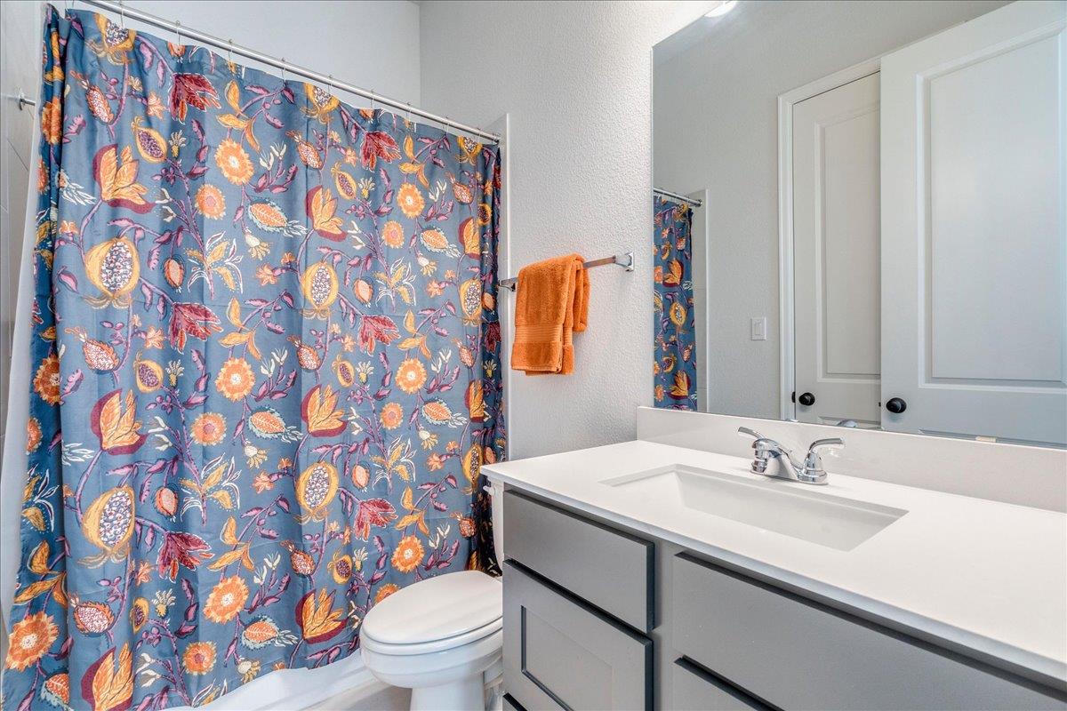 186 Prickly Poppy Loop, Kyle, TX 78640