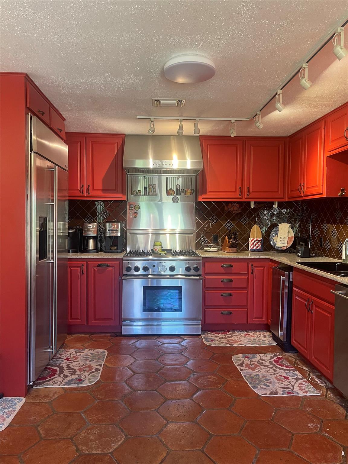 138 Suzann Ln, Burnet, TX 78611