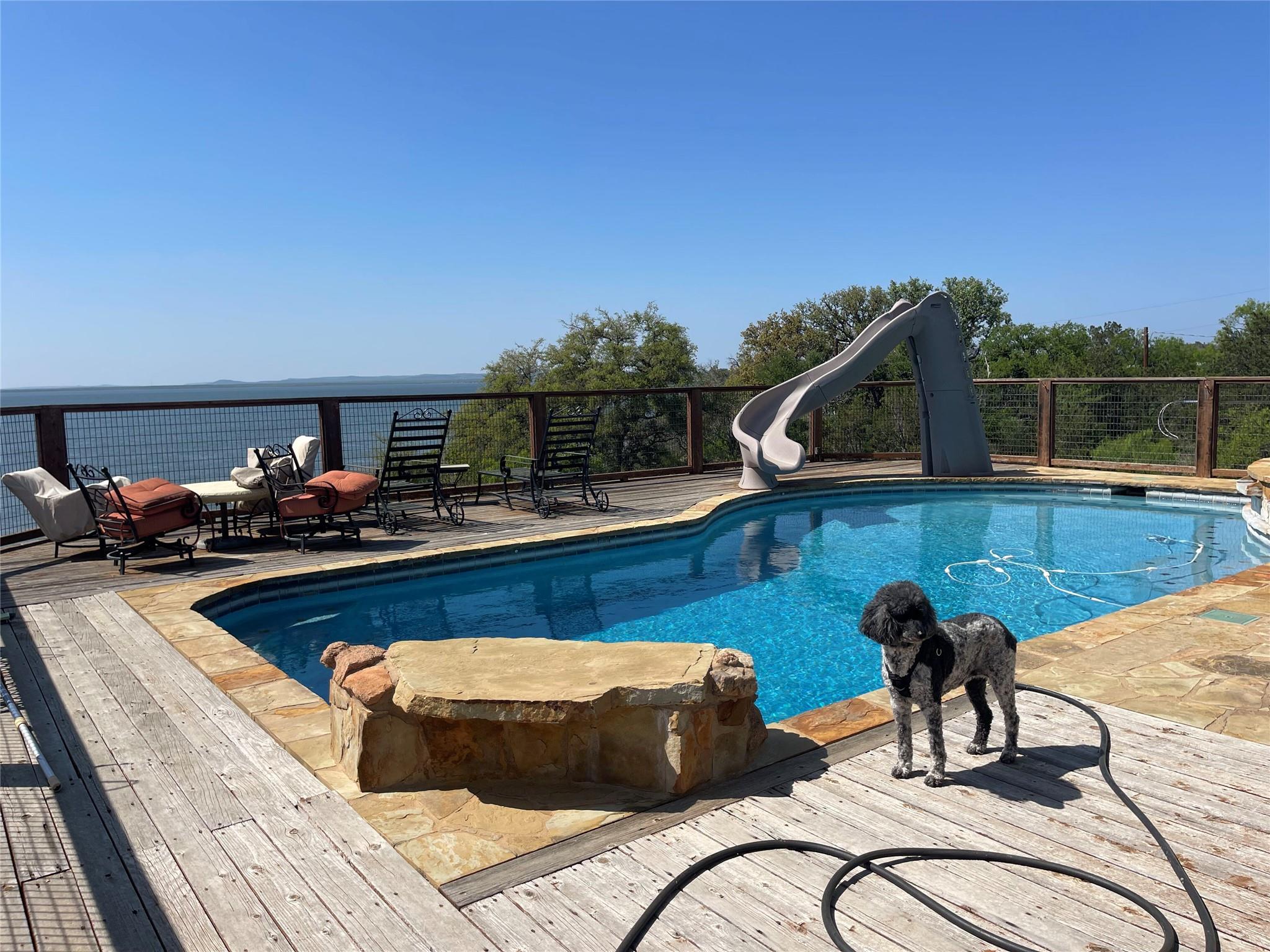 138 Suzann Ln, Burnet, TX 78611